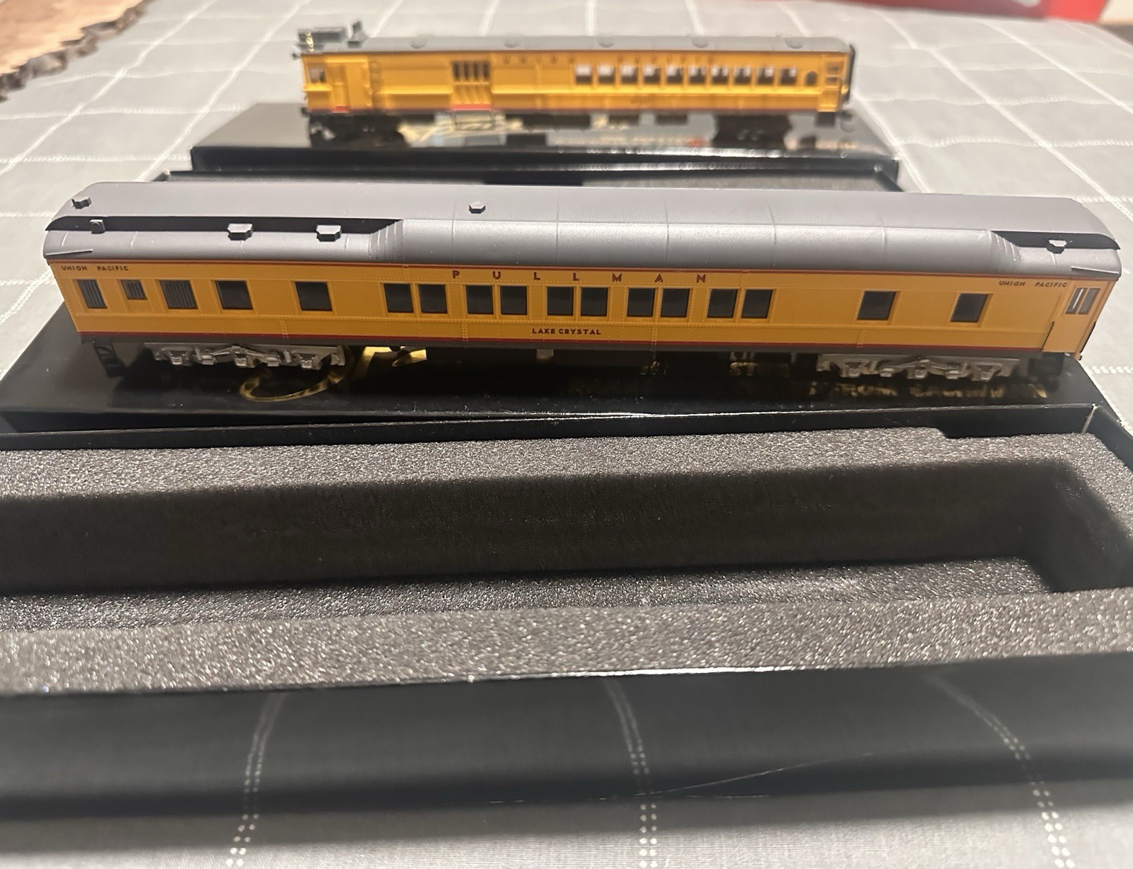 Spectrum HO Union Pacific EMC Gas Electric (Doodlebugs) & Passenger Car