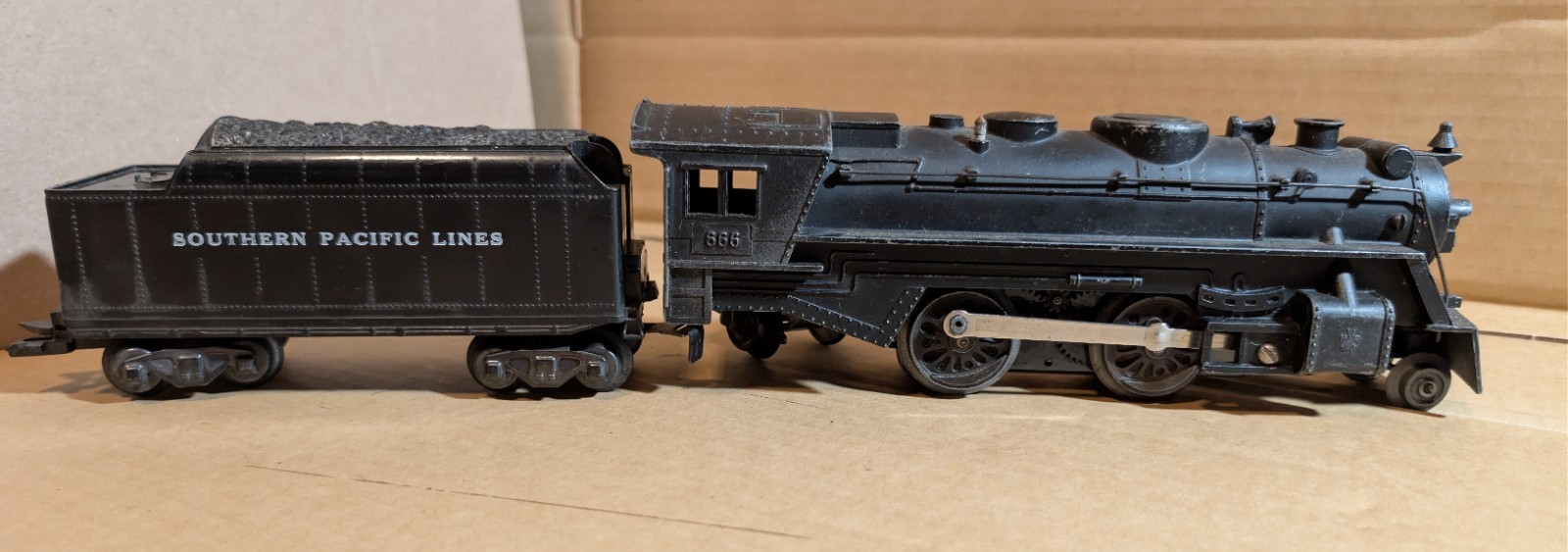 Marx 666 Locomotive with Smoke and Southern Pacific Tender
