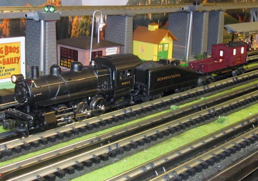 Lionel 6-18000 O Gauge Pa O-6-O B6 Switcher & Tender plus Two Extra Cars NIB