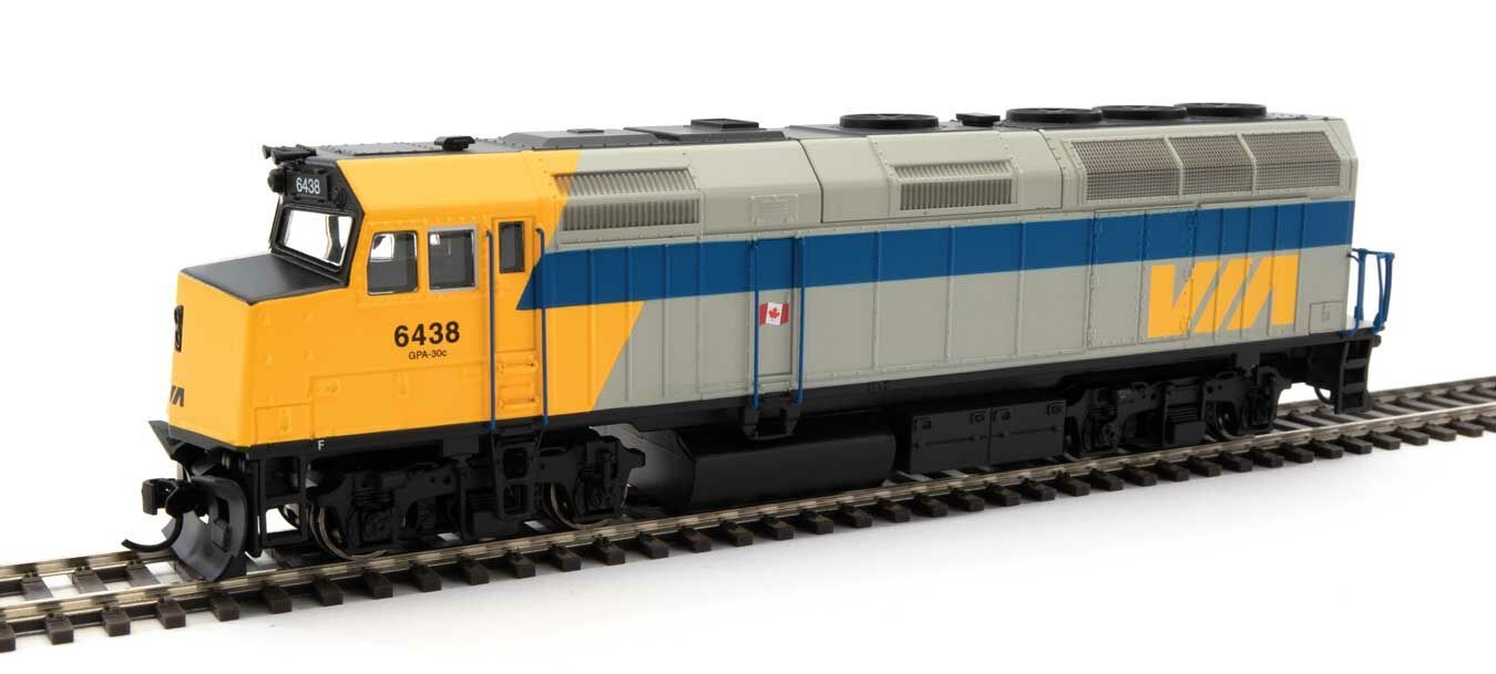 NEW Walthers 910-9476 EMD F40PH PH 2b VIA #6438 Locomotive HO Scale