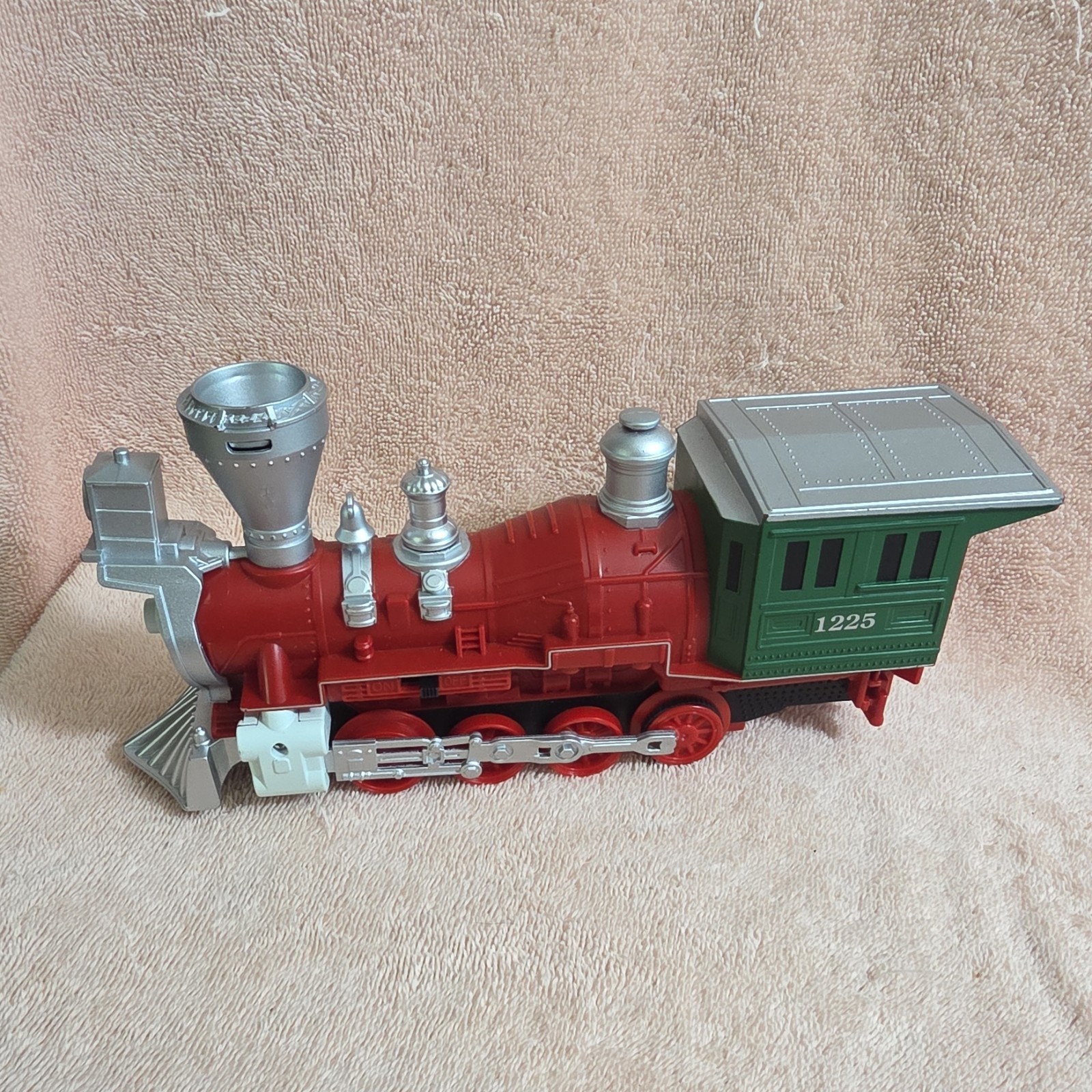 Red Green Silver Plastic Steam Locomotive Toy Train Model 1225