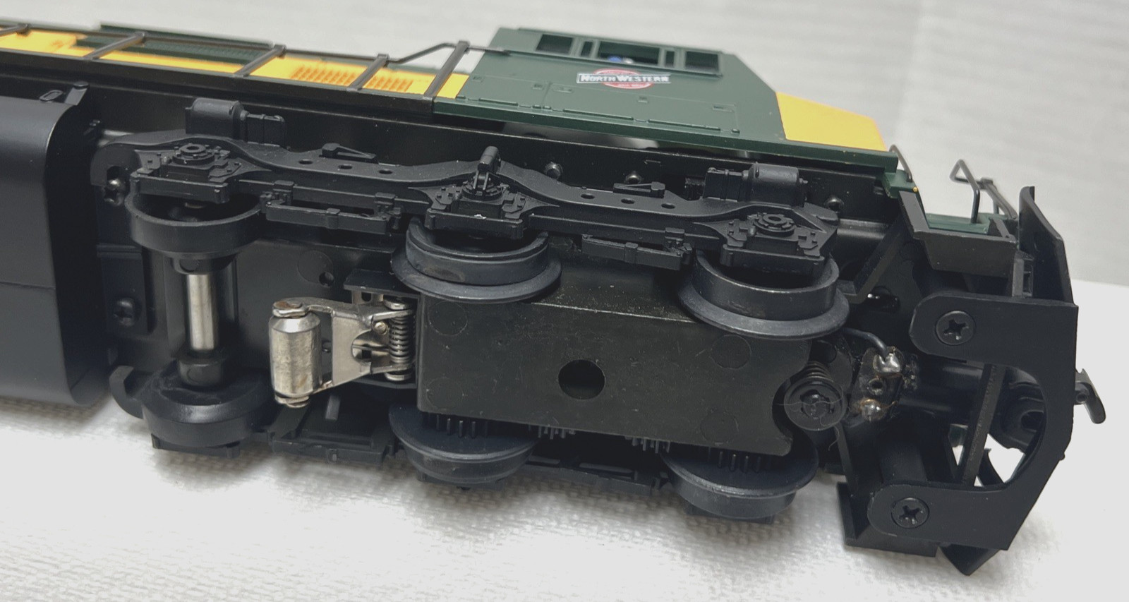 MTH MT-2047LP CHICAGO NORTHWESTERN #8061 EMD SD60M DIESEL W/PROTO-SOUND. NO BOX.