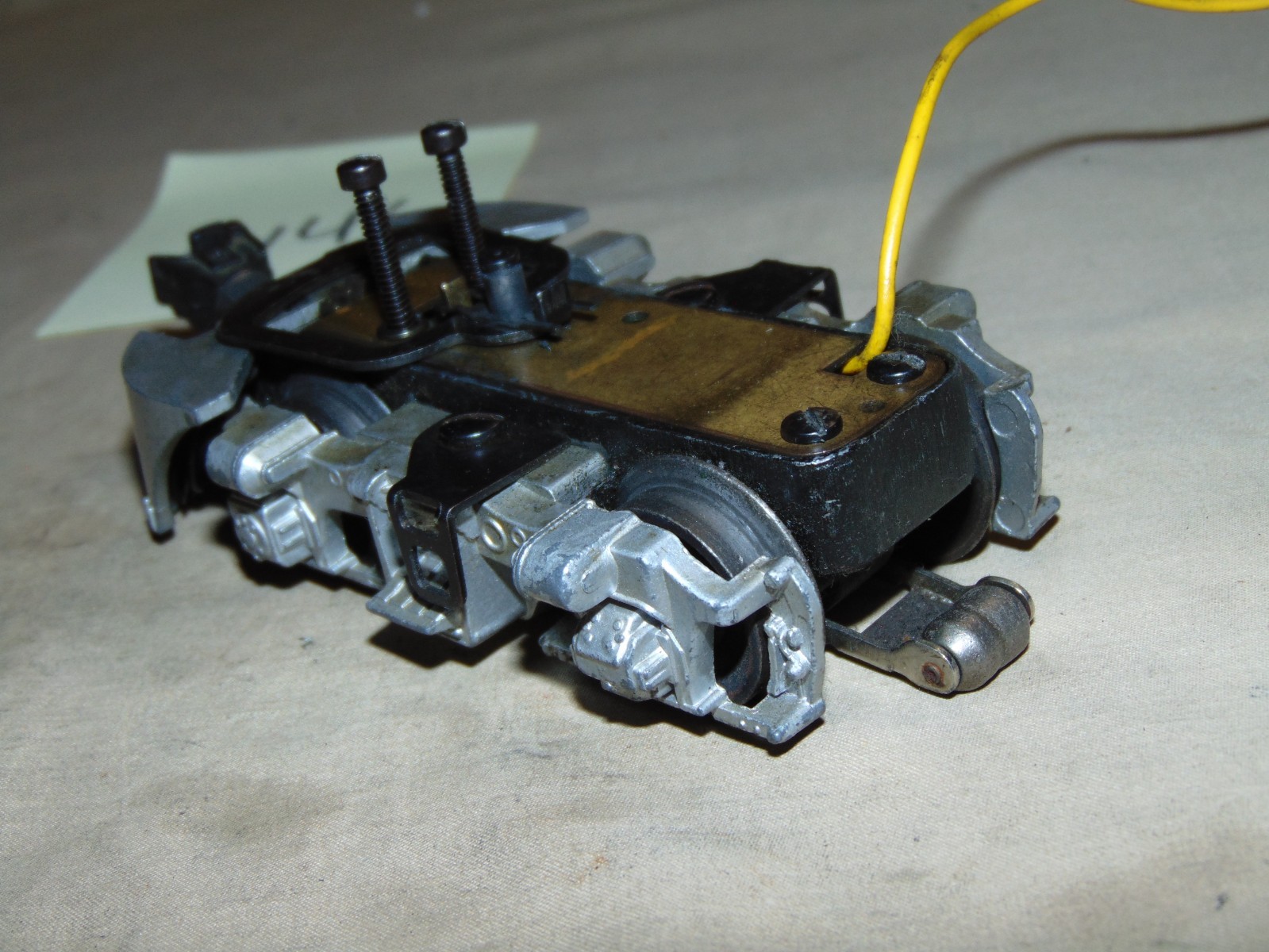 LIONEL 2353 – 2355 F-3 FRONT POWER TRUCK WITH MAGNATRACTION N146