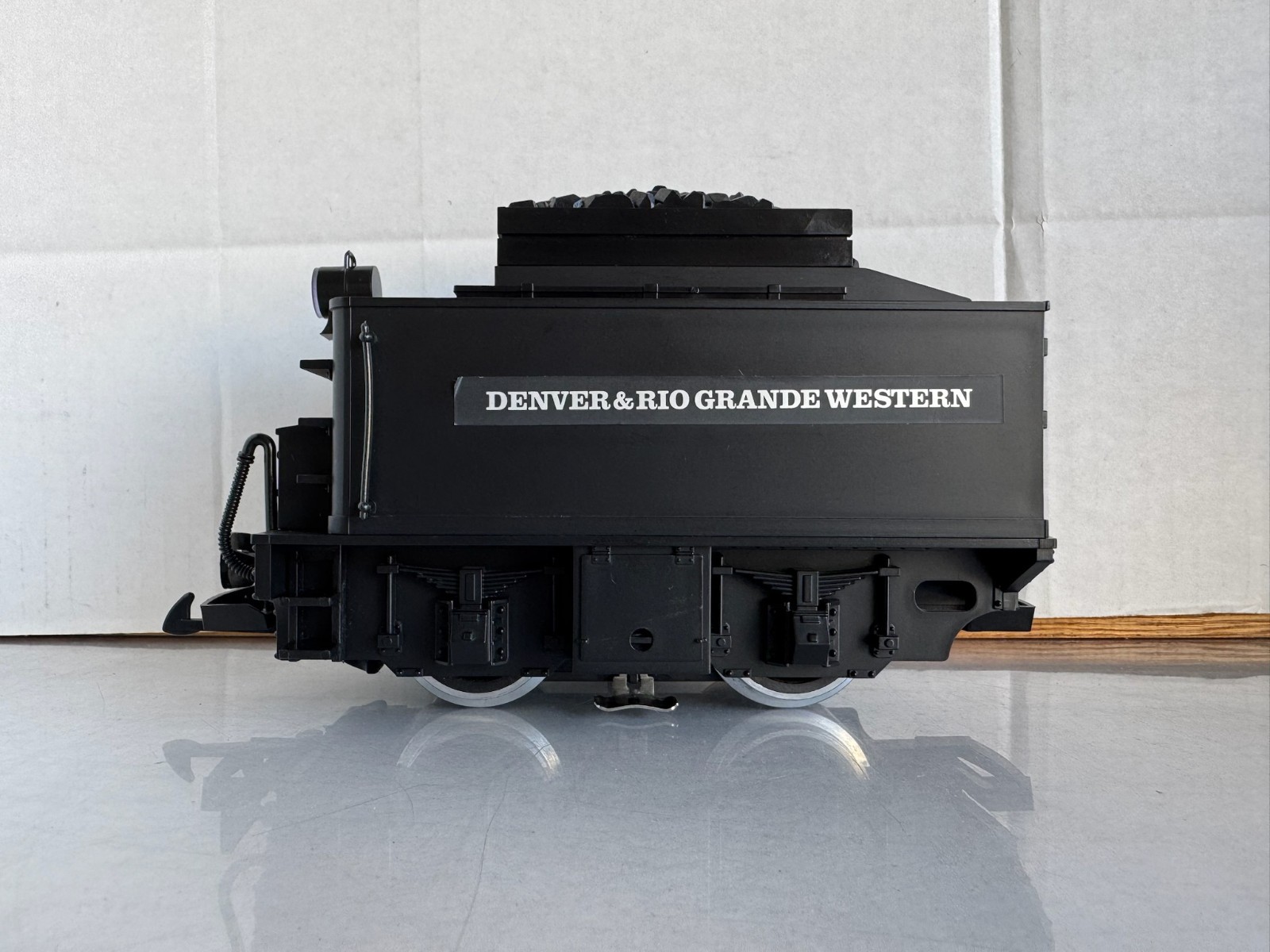 LGB 2317/6 – Powered Black Tender for Stainz Steam Lomotives LN
