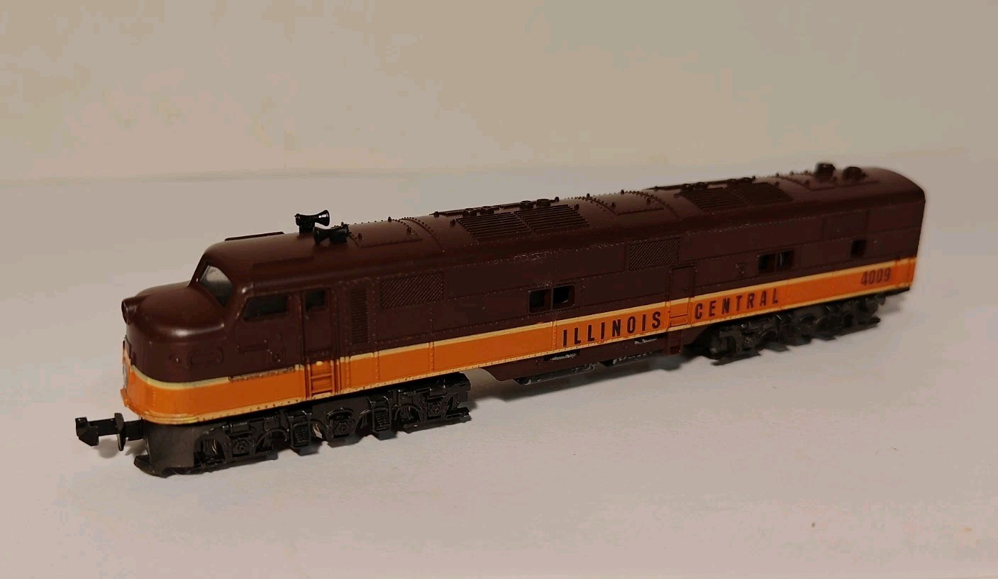 N Scale Atlas E-7 Diesel Locomotive #4009 Illinois Central Made In Austria