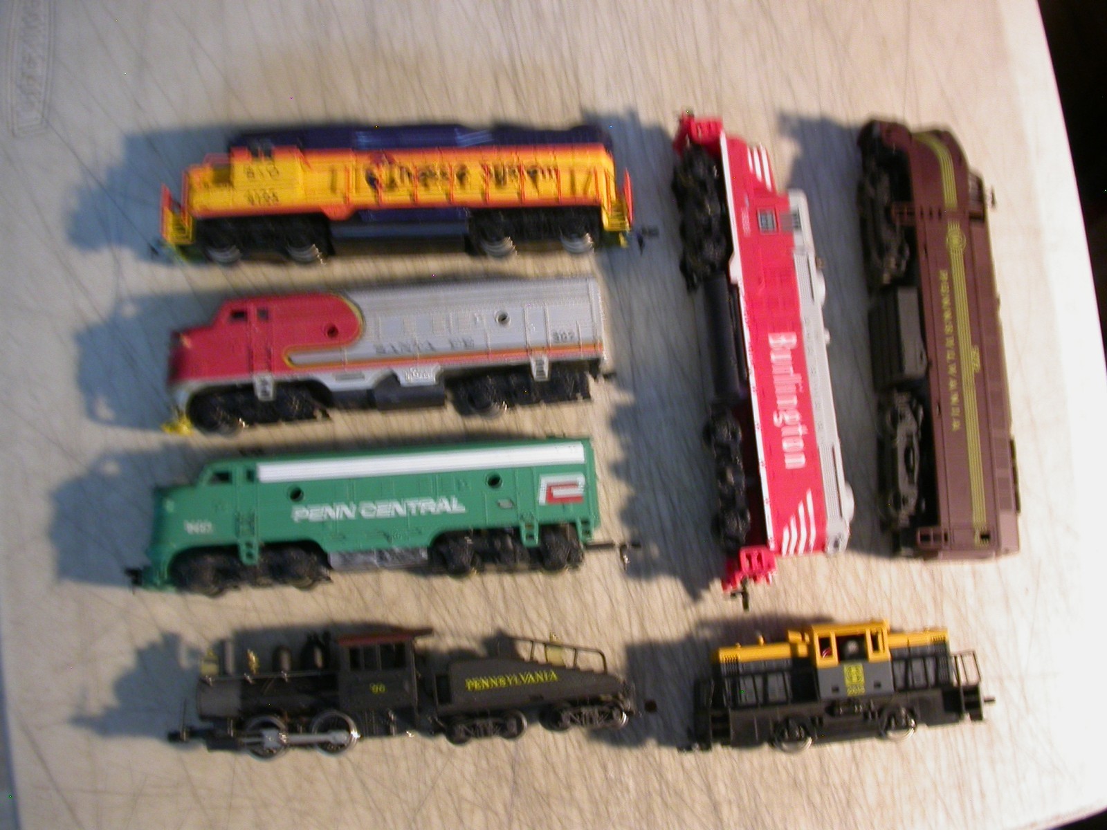 Ho Scale Lot Junk / Parts Diesel Steam Locomotives 7 Pieces