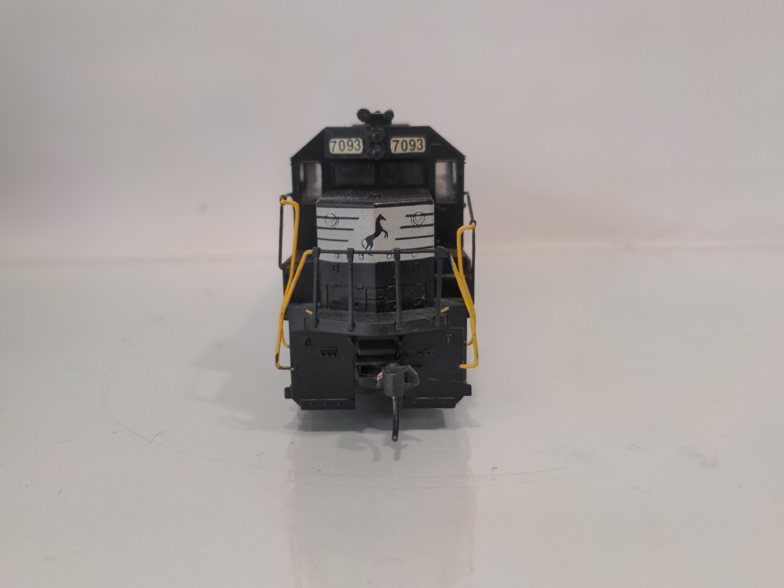 Athearn 4630 HO Norfolk Southern GP50 Powered Diesel Locomotive SOU #7093
