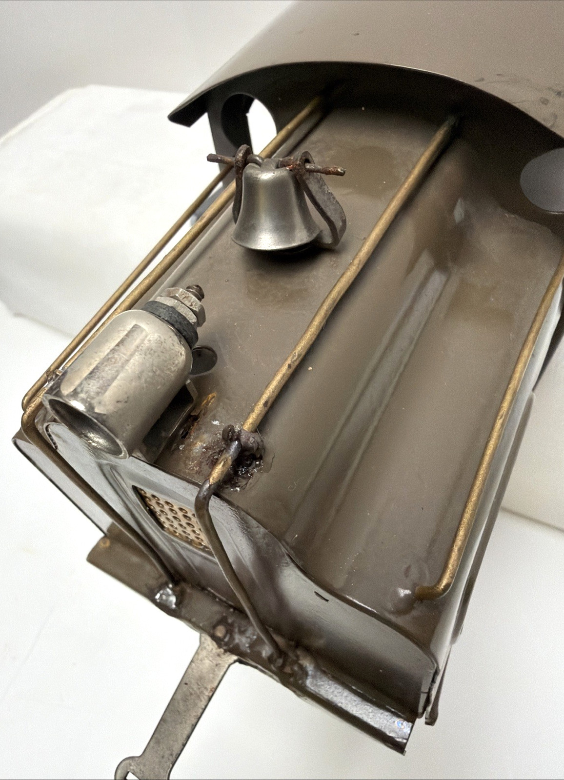 LIONEL PREWAR STANDARD GAUGE 42 ELECTRIC LOCOMOTIVE SHELL WITH TRIM – REPAINTED