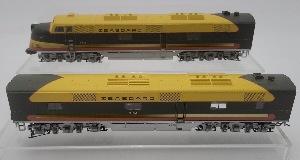 Life Like 7359 N Seaboard E6A/B Diesel Locomotive #3016 & #3104 EX