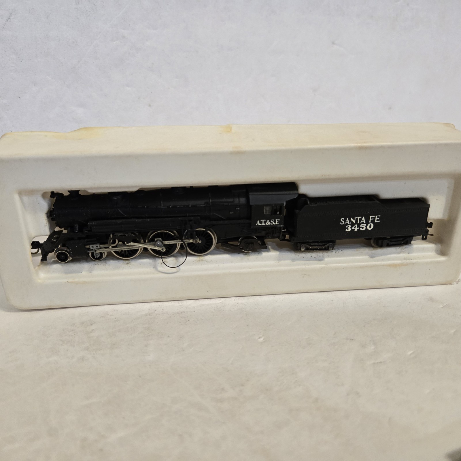 Revell Rapido N Scale Santa Fe 4-6-2 Pacific w/ Tender. Runs. West Germany