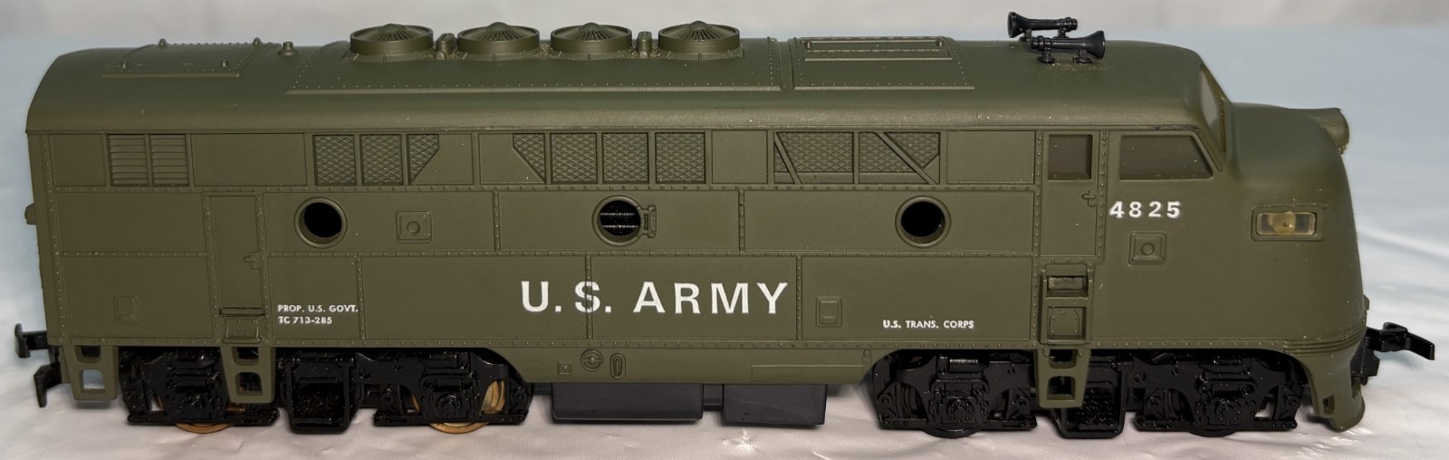 Cox 6111-6 U.S. Army F3 Diesel Locomotive HO Scale
