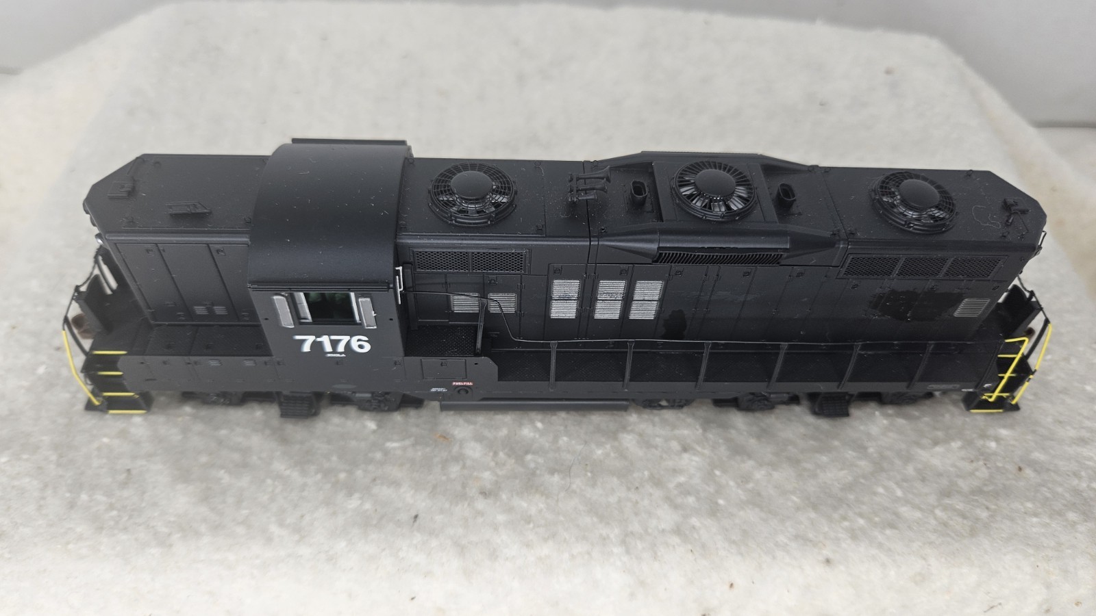 Athearn Genesis HO Scale Locomotive Train GP-9 #7176 DCC fitted – Please read