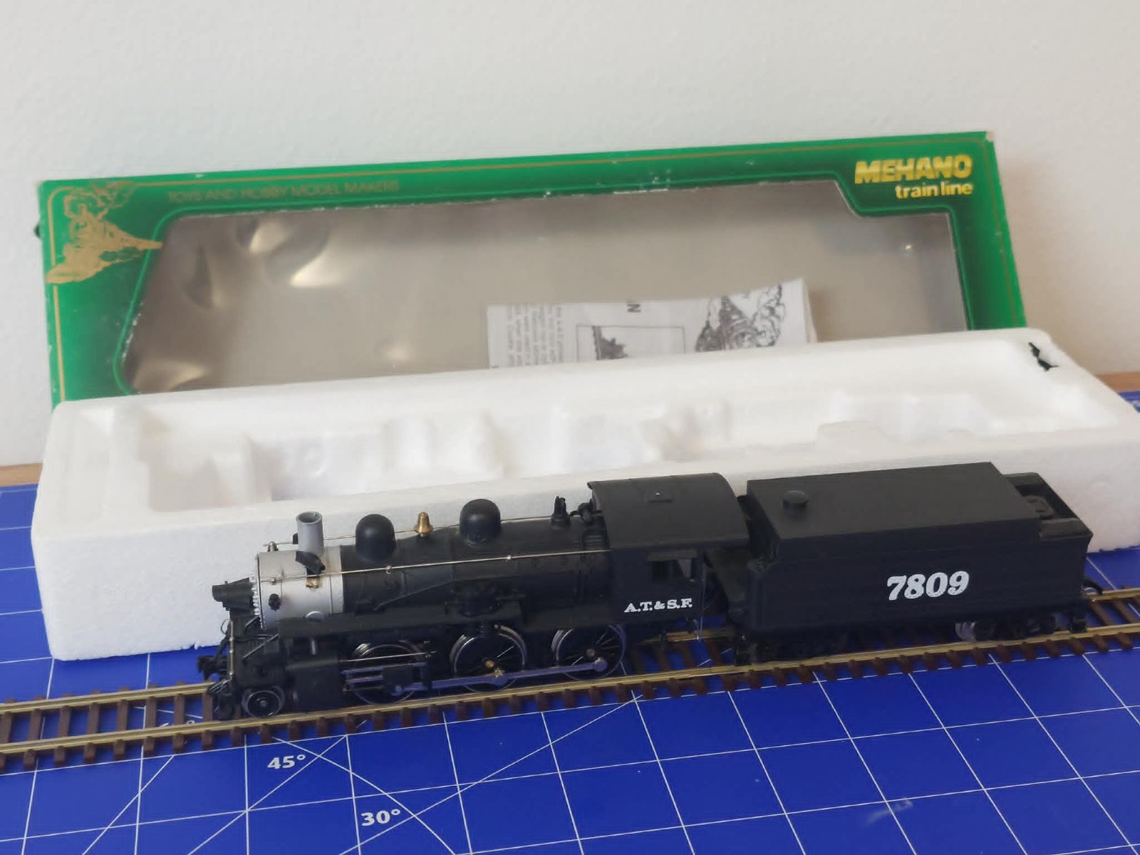 HO Mehano USA 2-6-0 Santa Fe (ATSF) 7809 steam locomotive Original Box, runs