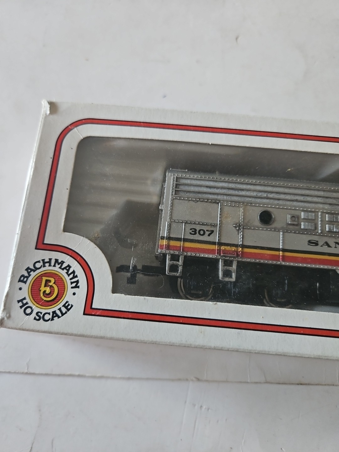 Bachmann HO Scale Santa Fe Locomotive Diesel FE F-9 #41-615-02 MANY MORE LISTED