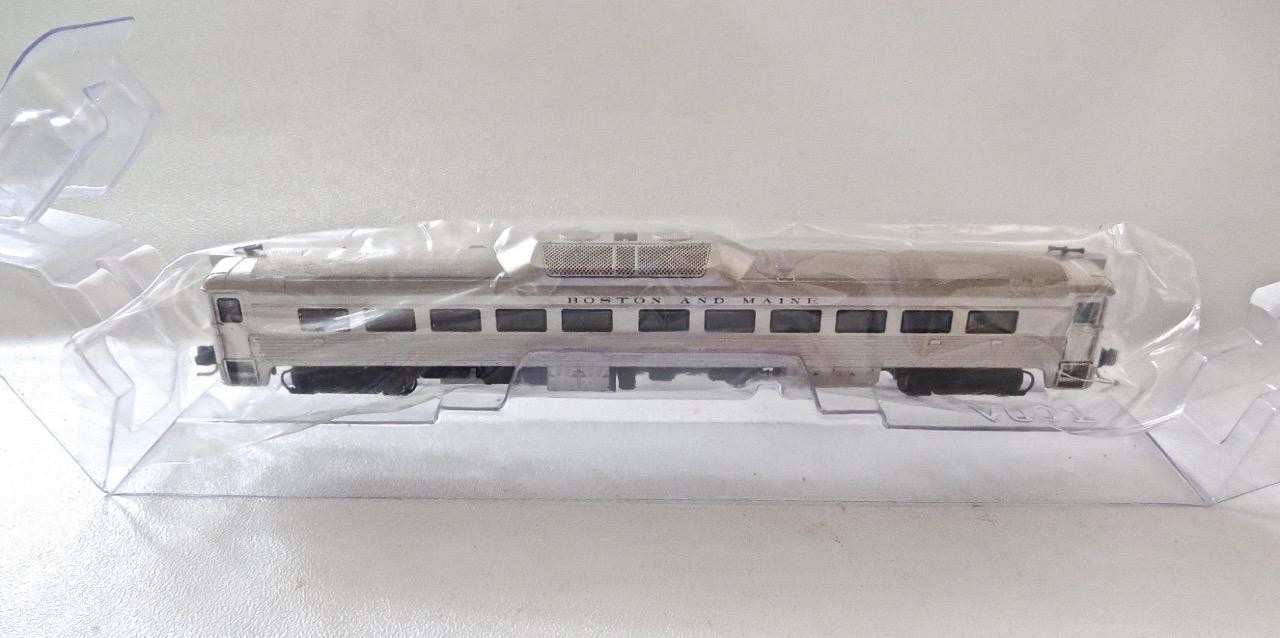 Rapido N 516004 Boston & Maine Powered Budd RDC-1 Rail Diesel Car Locomotive NEW
