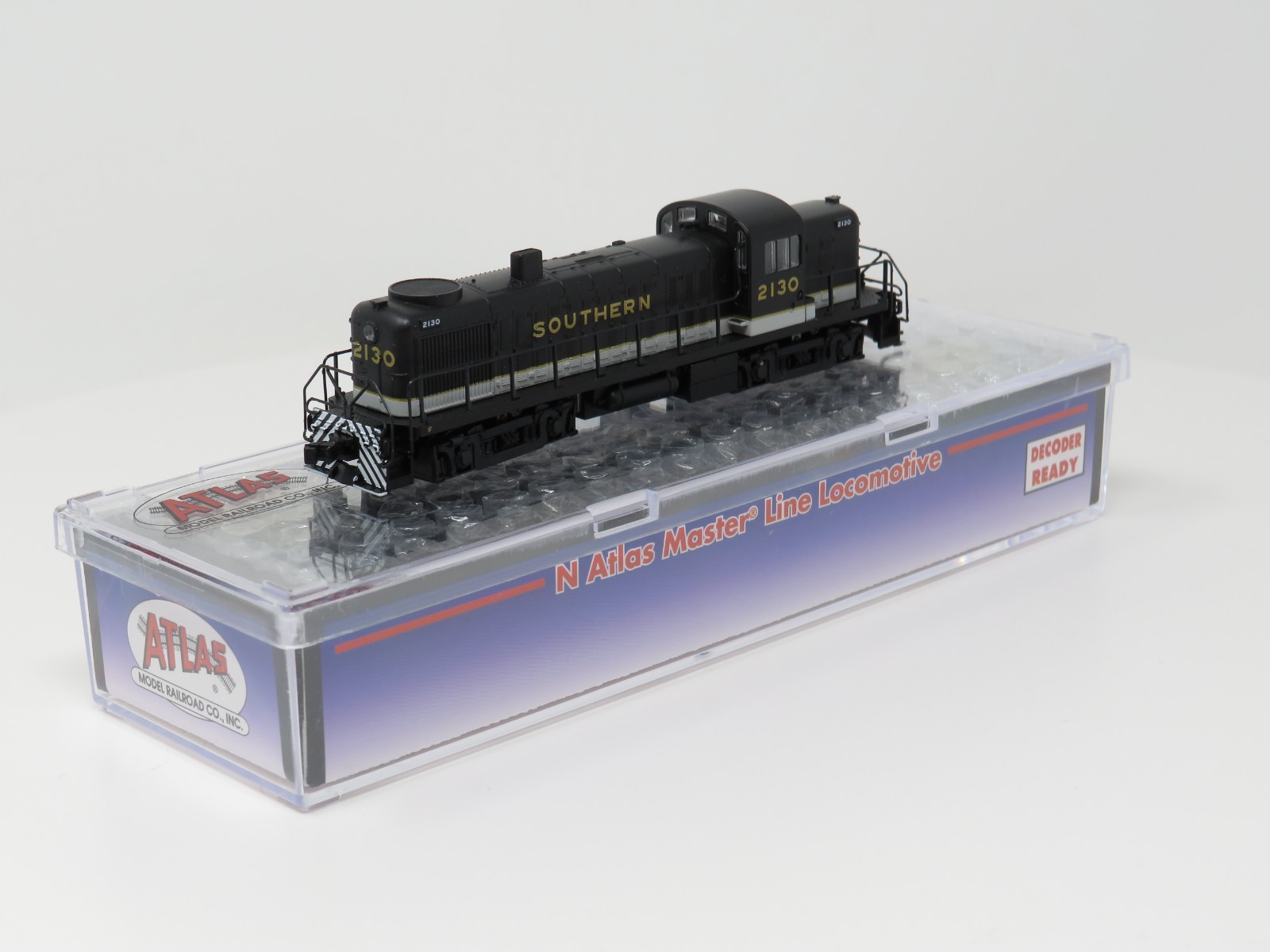 Atlas N 40005035 Southern Railway #2130 RS-2 Diesel Switcher Locomotive