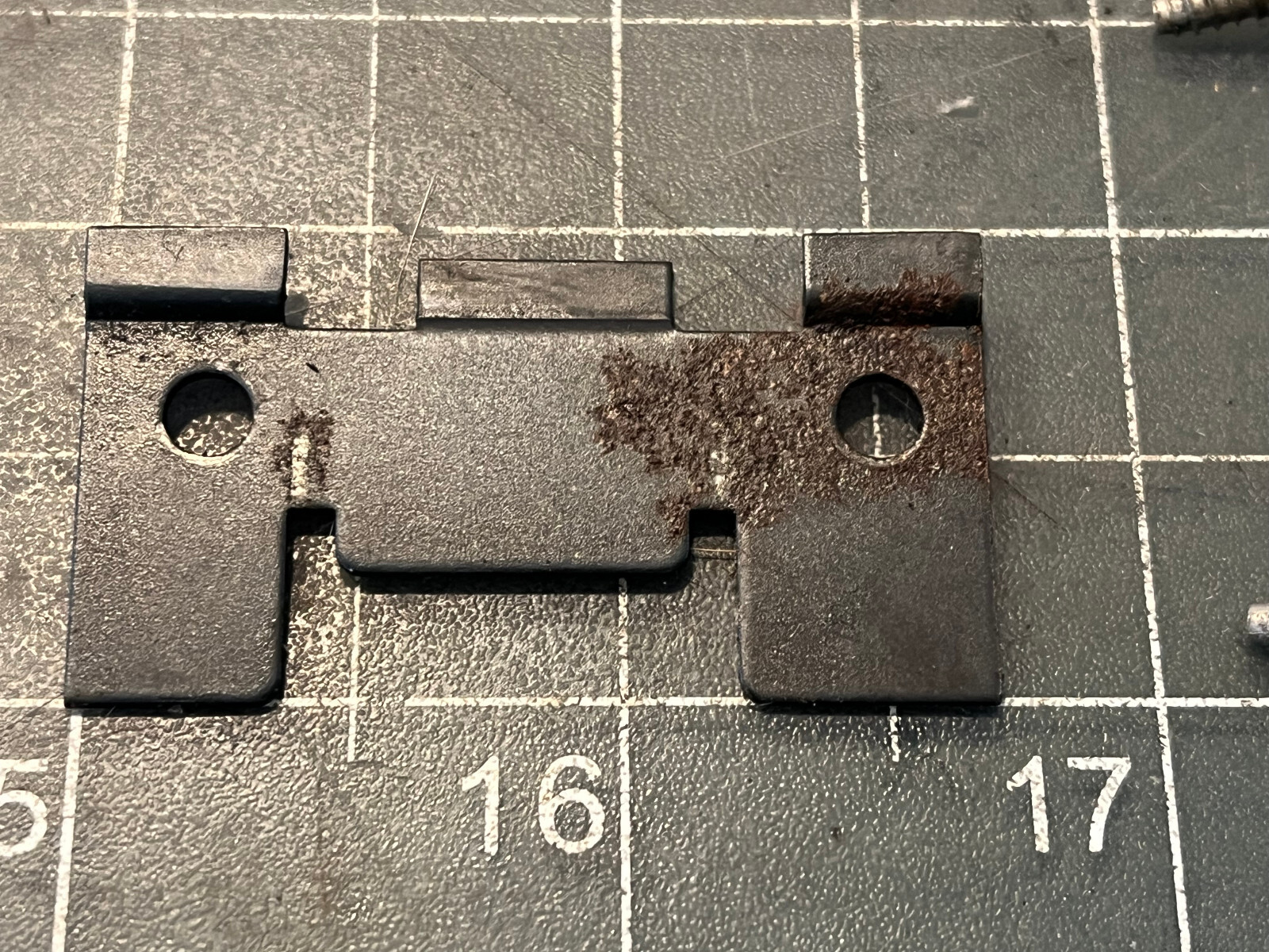 Marx Train 1666 666 Locomotive REAR METAL MOTOR MOUNT CLIP & SCREWS PART LOT A