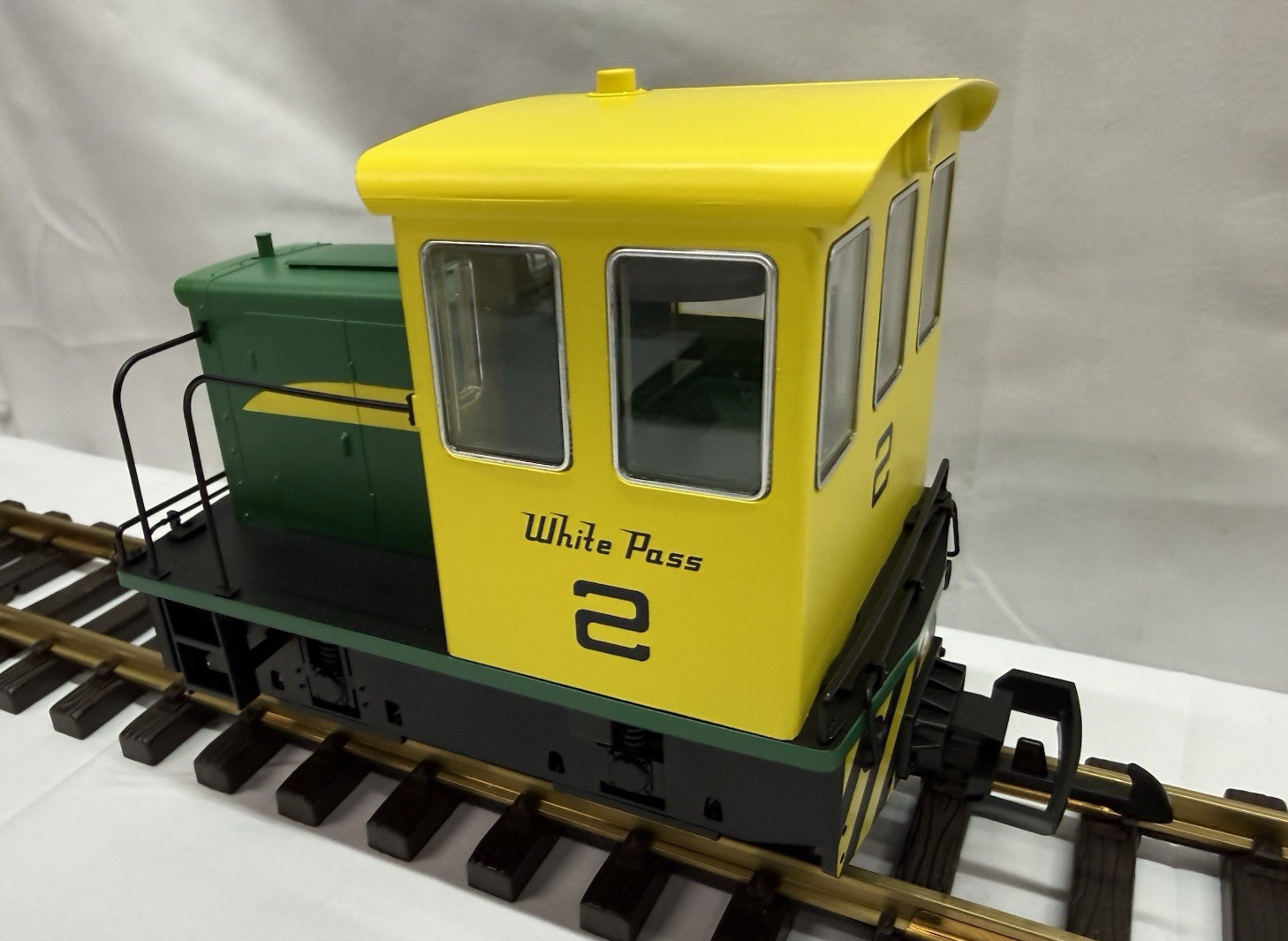 Piko 38514 White Pass 25-Ton Diesel Loco, Battery R/C w/Sound G Scale