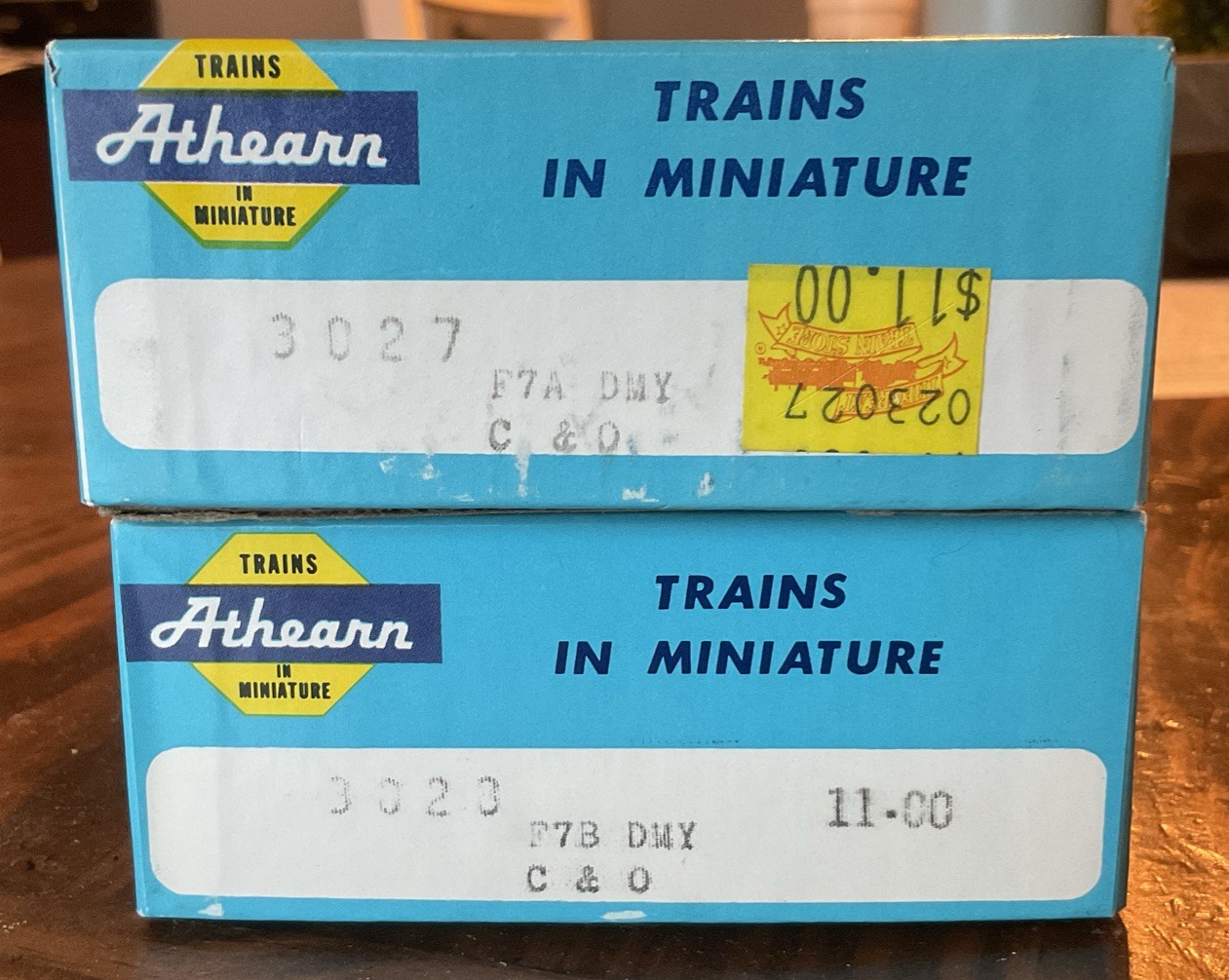 Athearn 3027 and 3028 C&O DMY F7A and B Units Set of 2 HO Scale