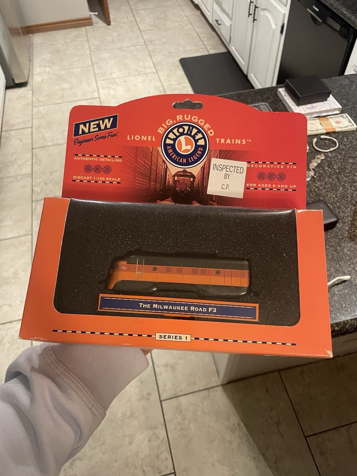 1998 LIONEL F3 SERIES THE MILWAUKEE ROAD F3 1:120 SCALE DIECAST SERIES 1