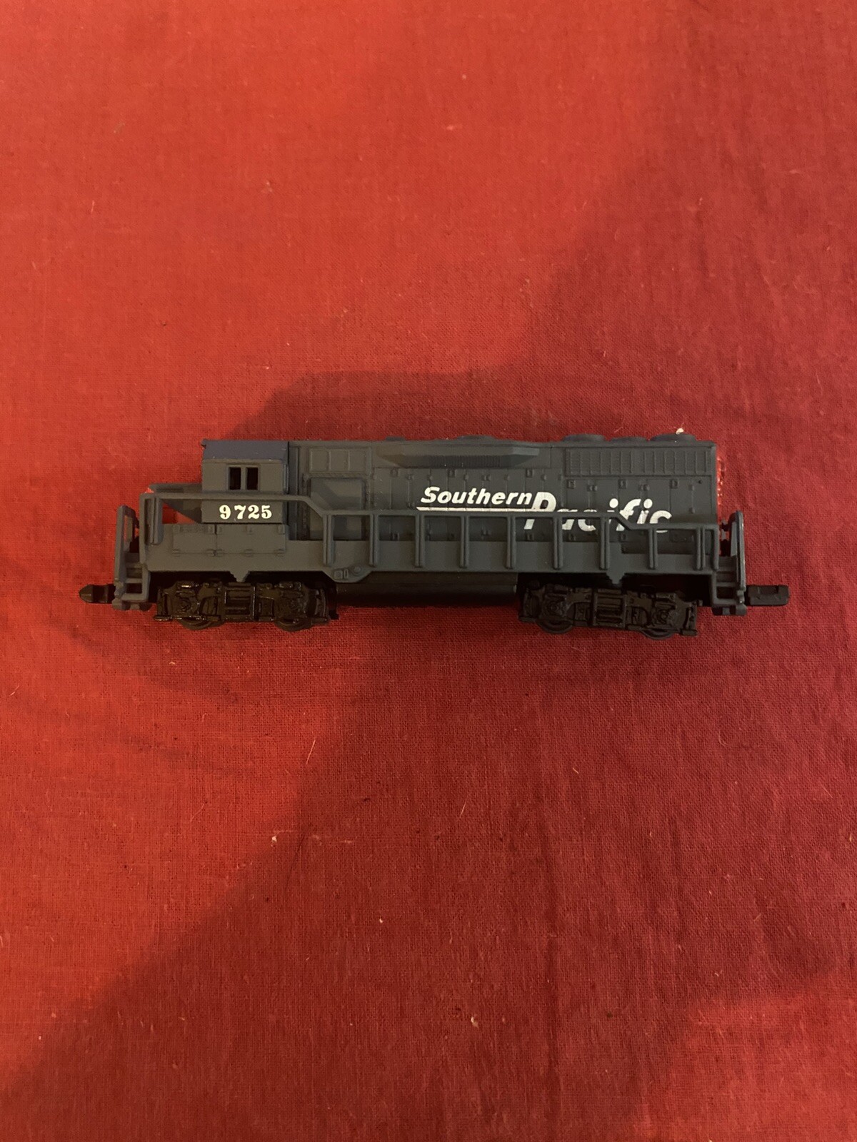 SOUTHERN PACIFIC N SCALE LOCOMOTIVE 9725 HIGH SPEED METAL PRODUCTS USED UNTESTED