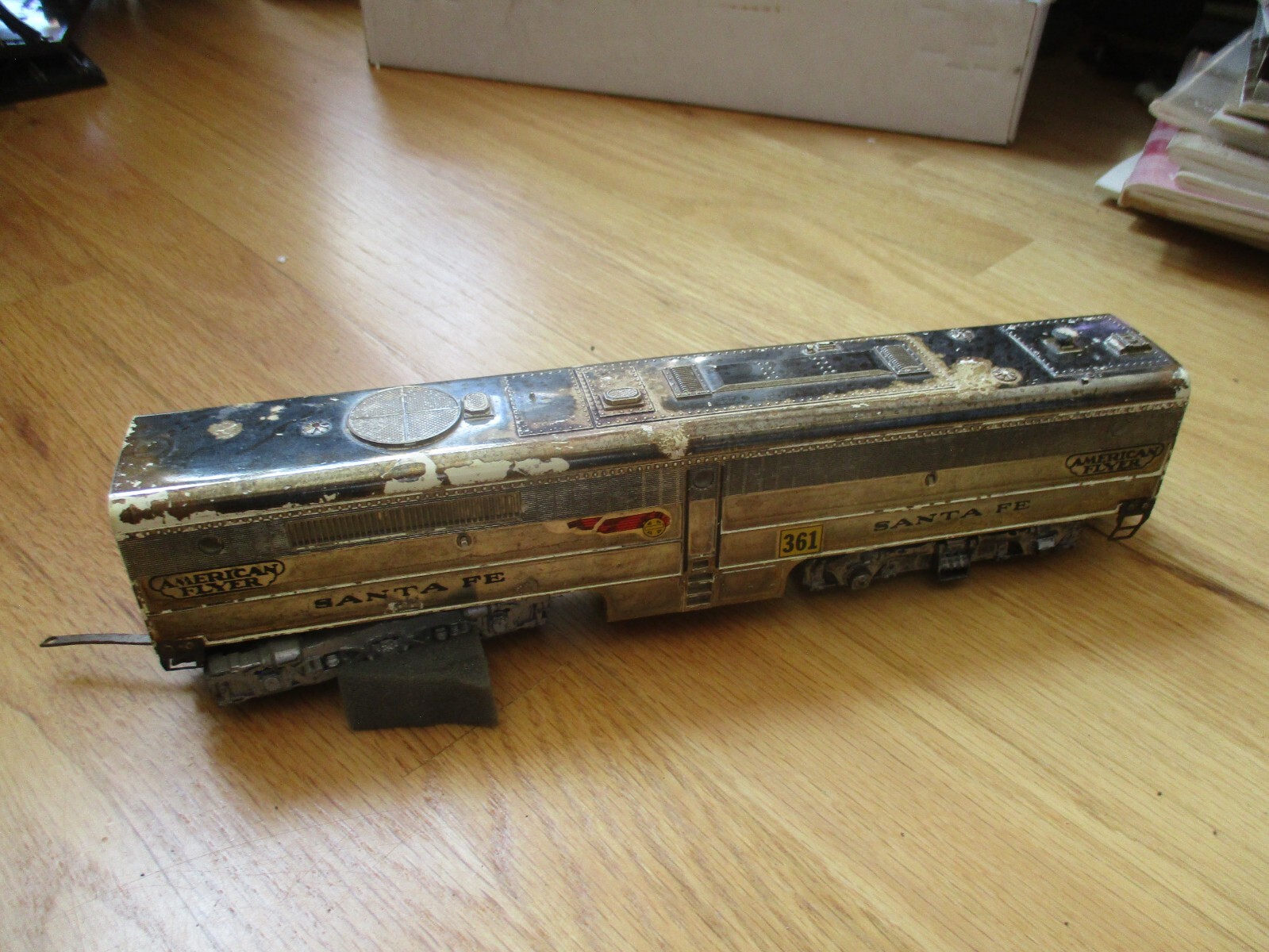 Amer Flyer 361 Chrome Santa Fe Diesel (4/1/24)