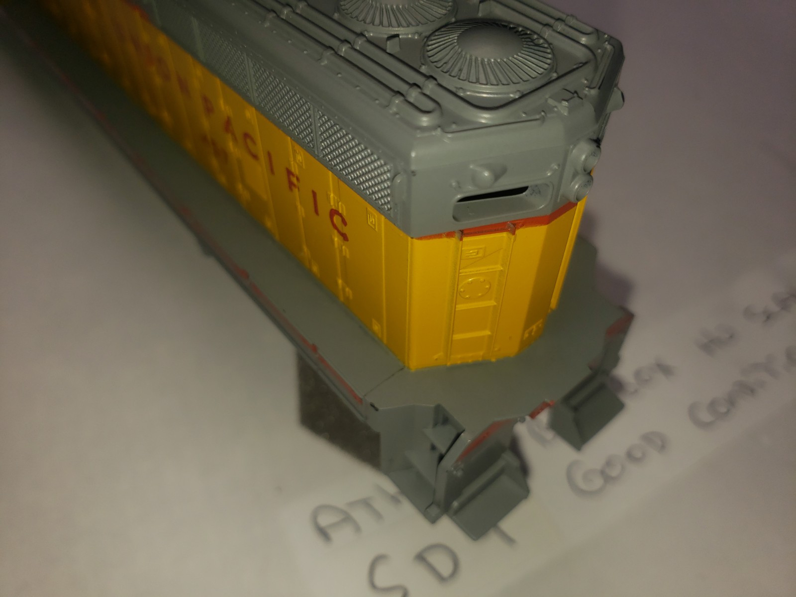 SD9 SHELL ONLY UNION PACIFIC 457 ATHEARN HO SCALE 3826 NO LENSES
