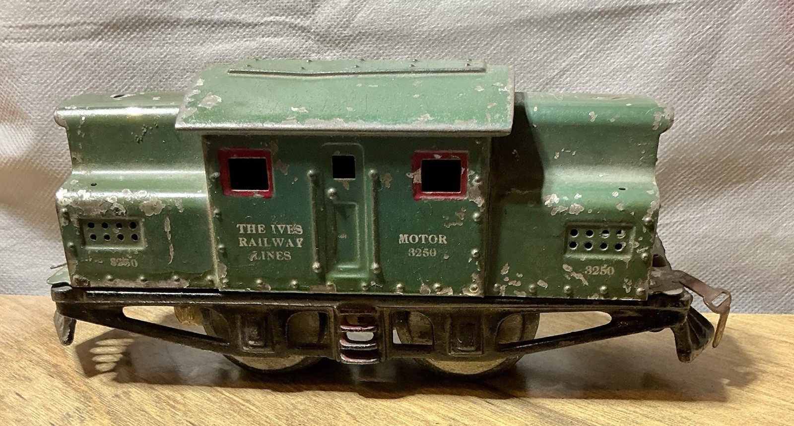 Vintage Ives “Railway Lines” Electric Box Car Locomotive – 3250