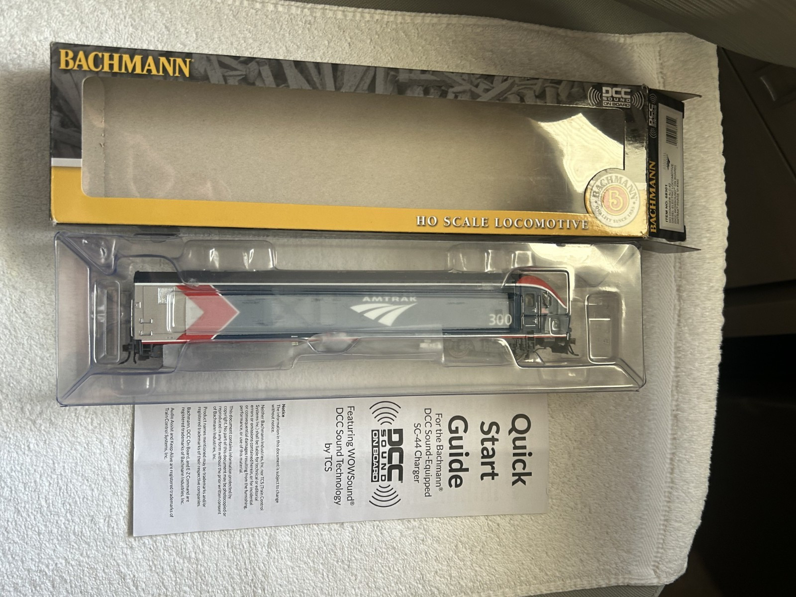 Bachmann HO 68301 Siemens ALC-42 Charger Amtrak Phase VI #300 DCC Sound TESTED