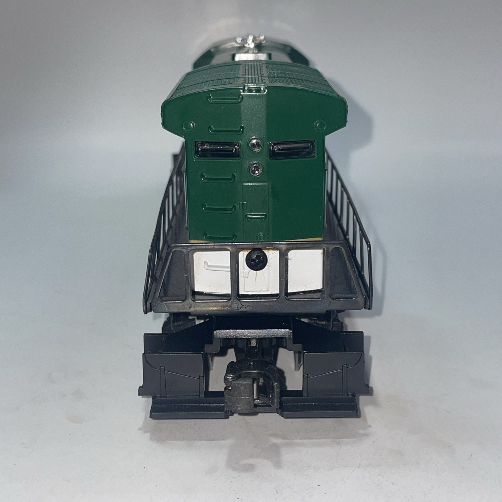 Lionel 6-8956 O Gauge Southern U36B Non-Powered Dummy Locomotive #8956