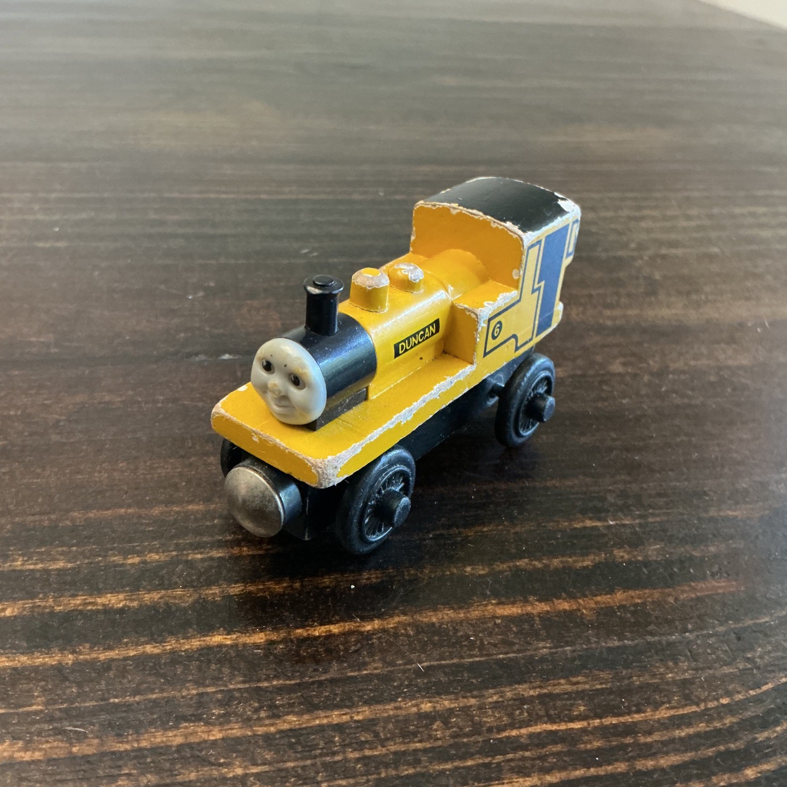 Thomas & Friends Wooden Railway Duncan Yellow Engine No 6 Magnetic Train Toy