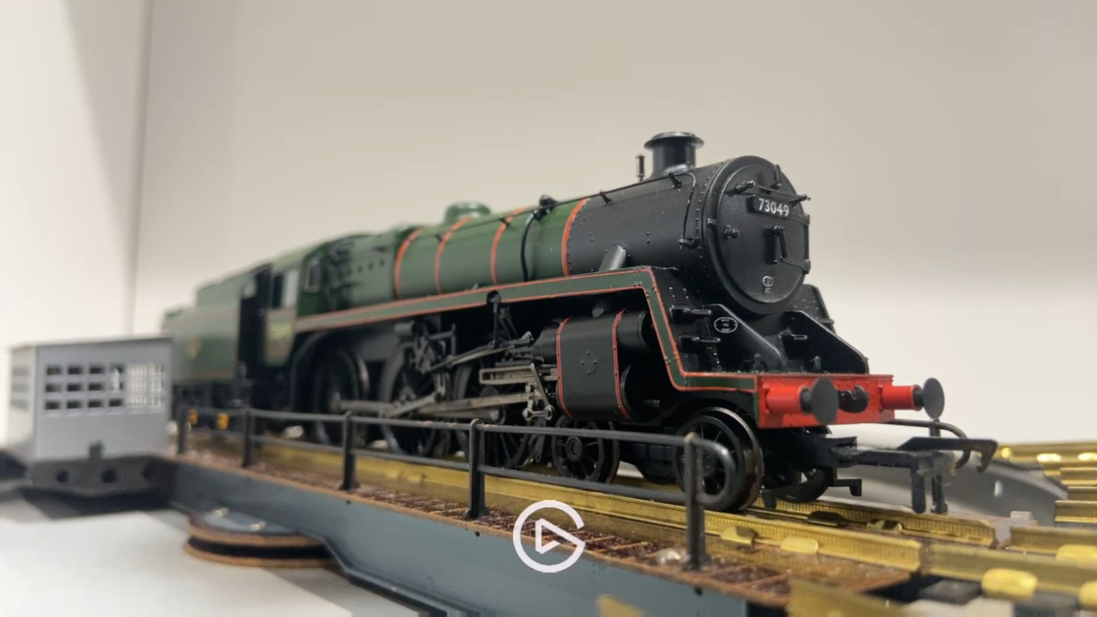 Bachmann Branchline 32-508 Standard Class 5MT 73049 BR Green Late Crest DCC
