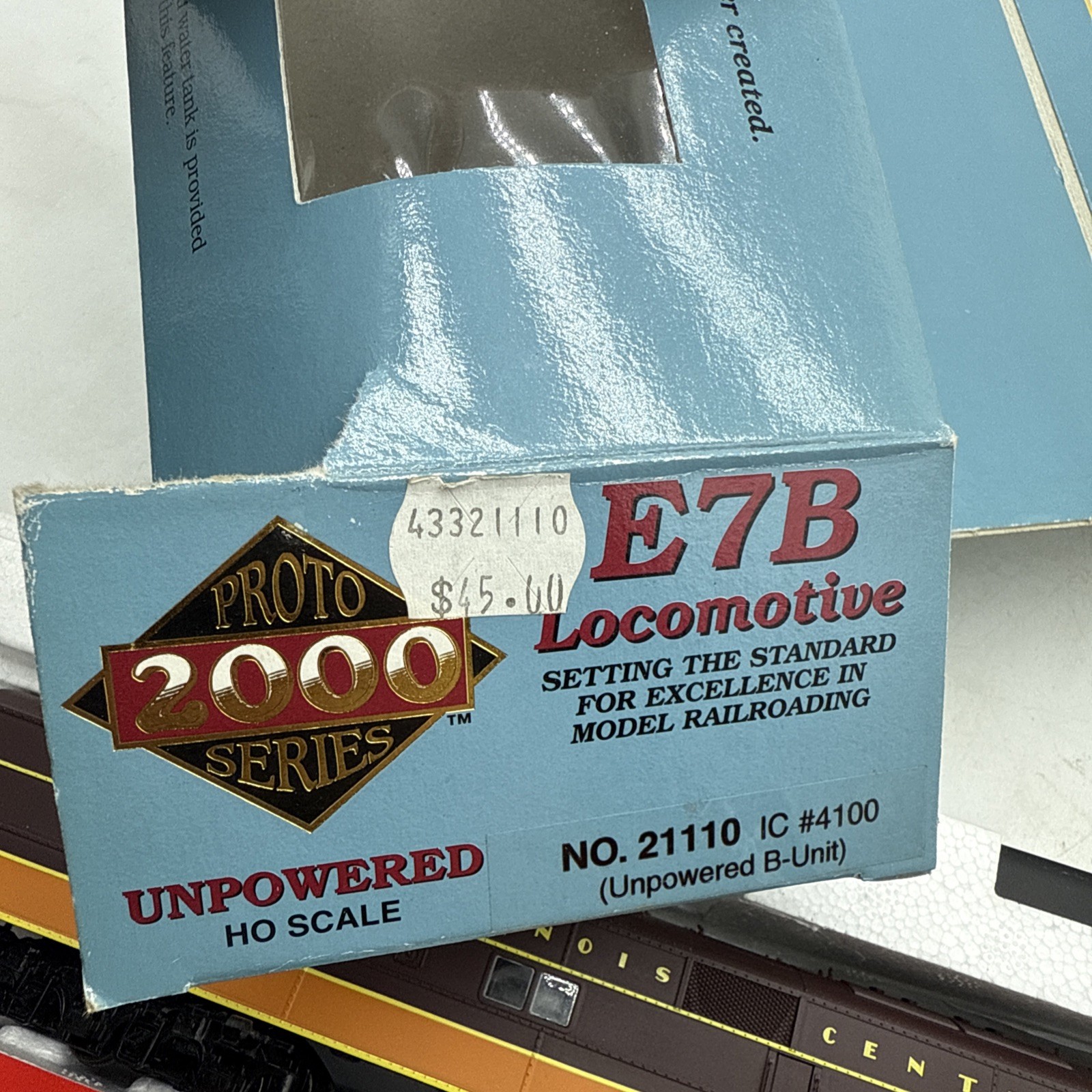 Proto 2000 HO Scale A/B Illinois Central IC #4000 E7 DC Powered Locomotive
