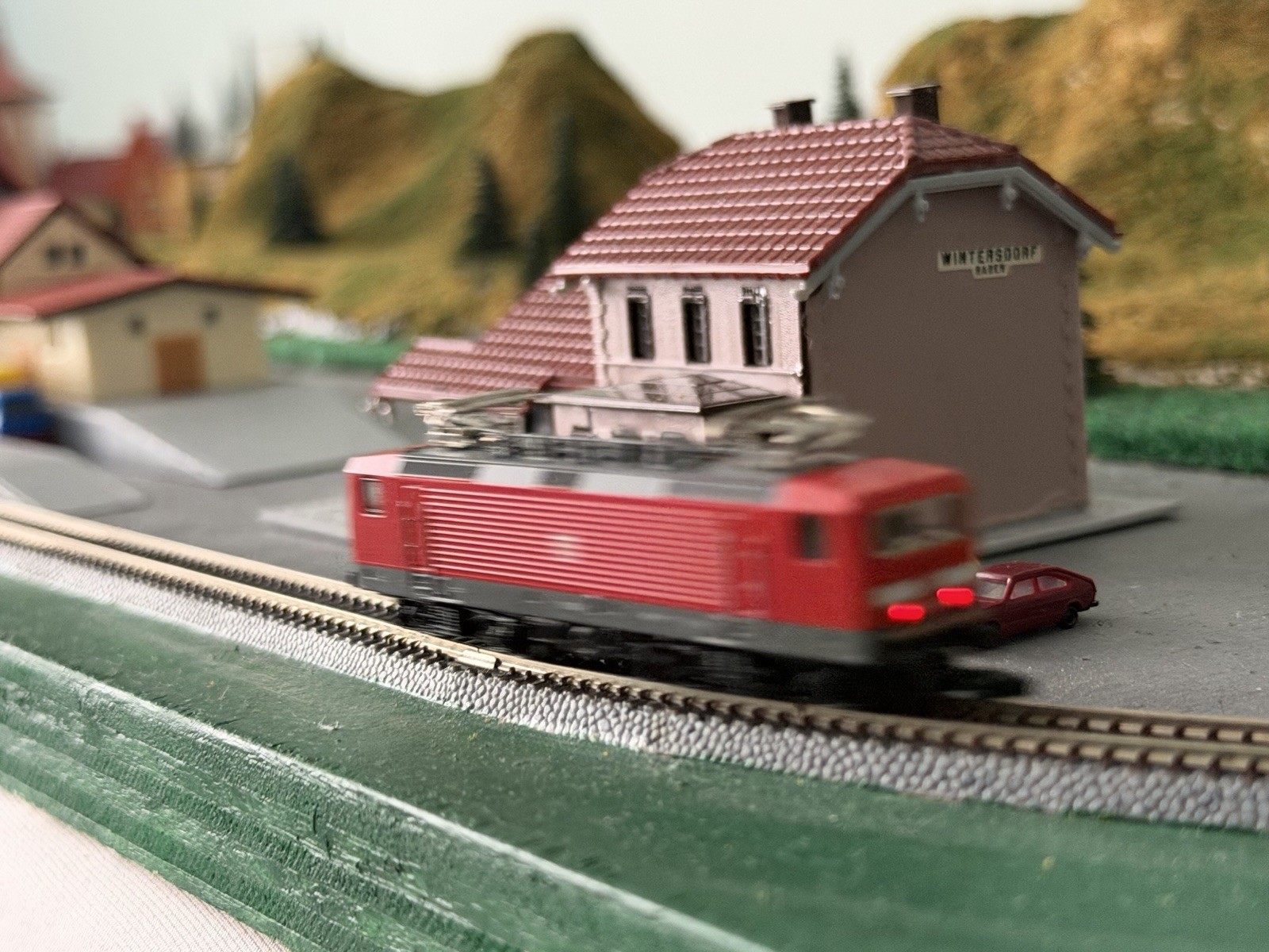 Marklin 88432 Z Scale DB Class 143 Electric Locomotive 5-Pole LED Excellent