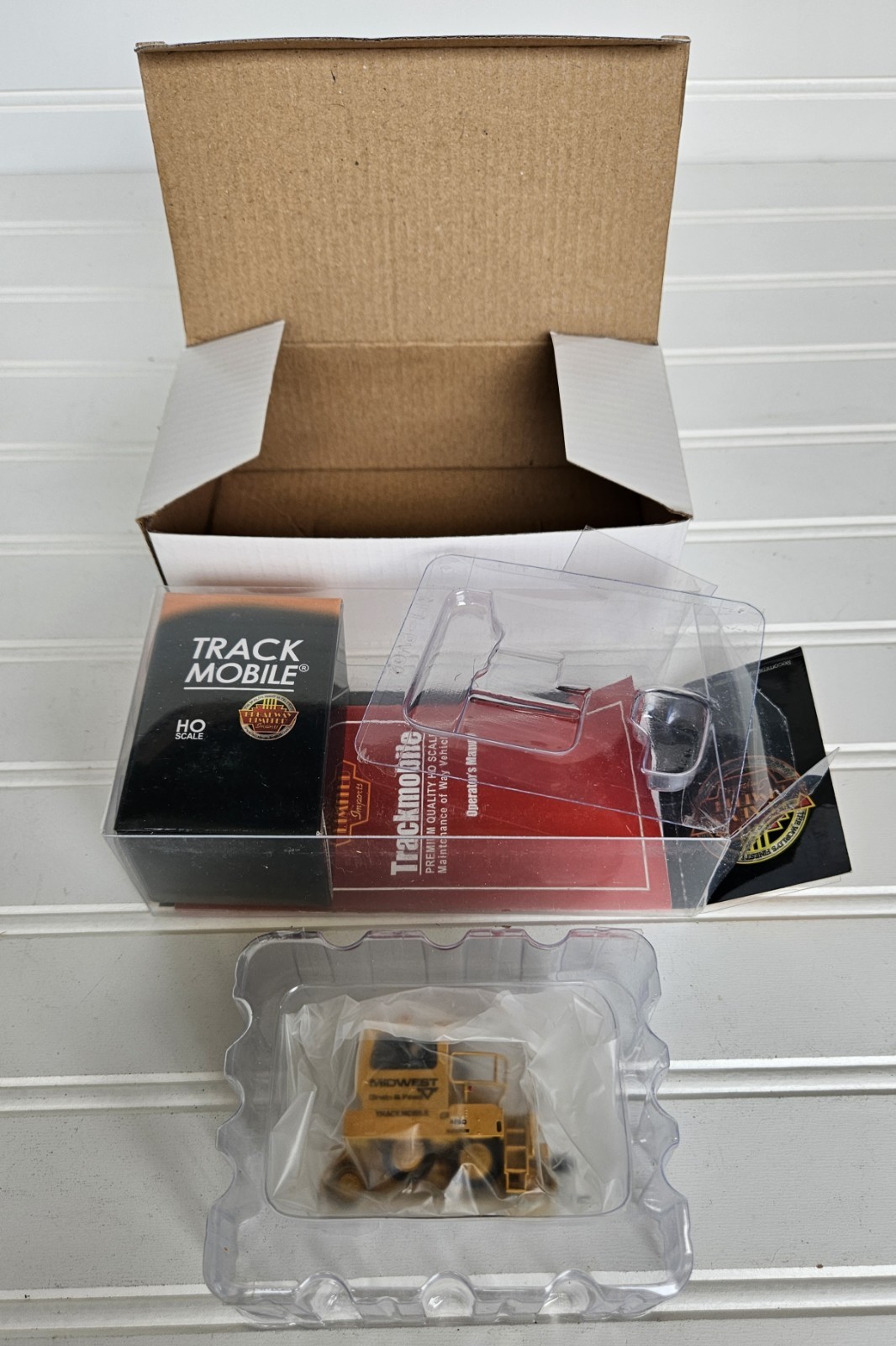 Broadway Limited Imports HO Scale Midwest Grain & Feed Trackmobile w/ Box Manual