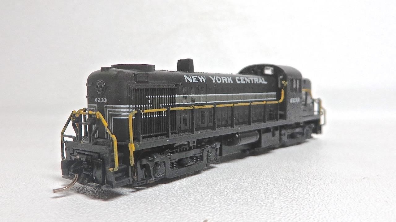 N Gauge Atlas 4220 New York Central RS-3 Powered Diesel Cab 8233 Boxed & Tested