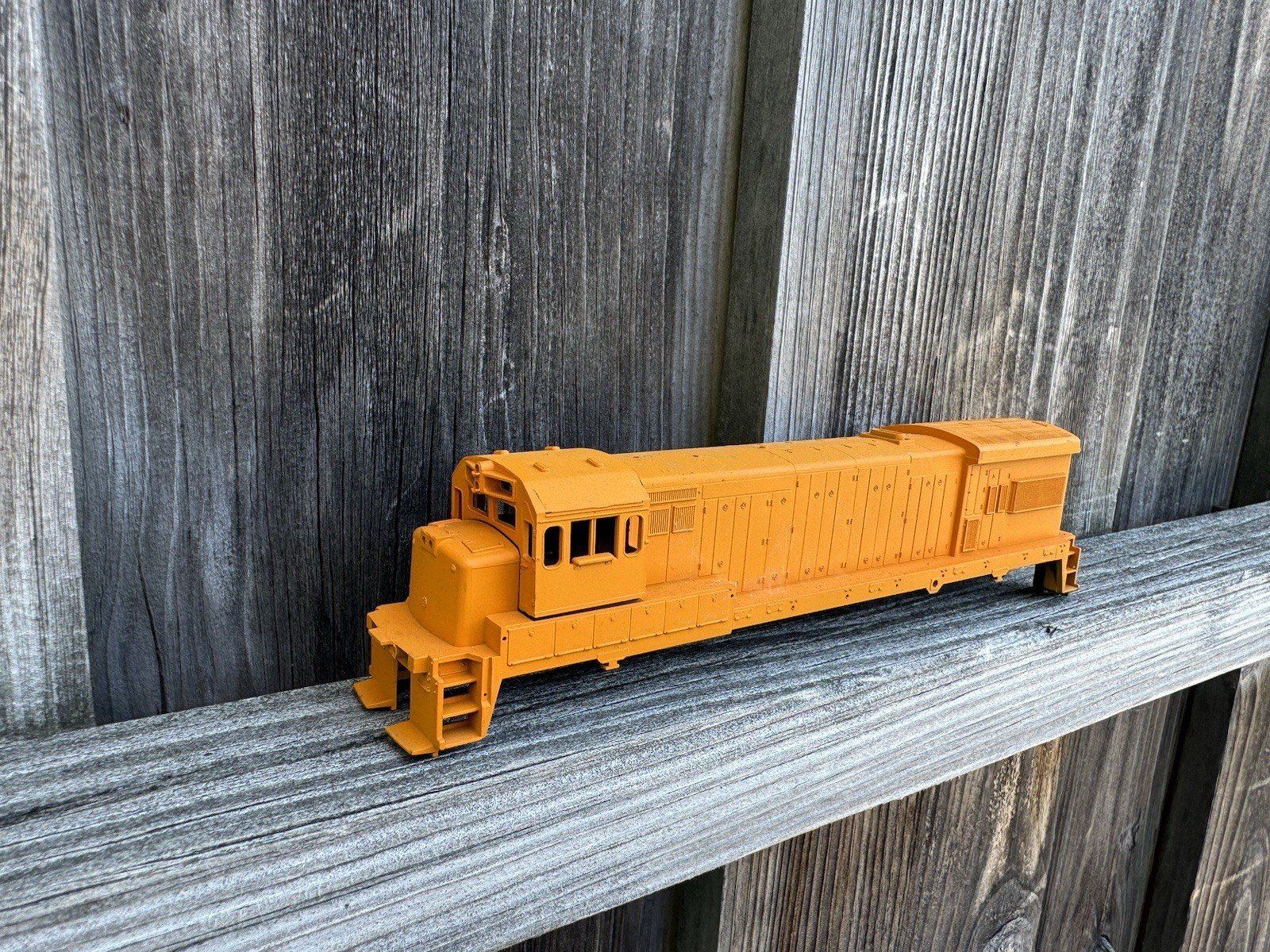 Athearn HO Scale U-28B Diesel Locomotive *SHELL* Only 1:87