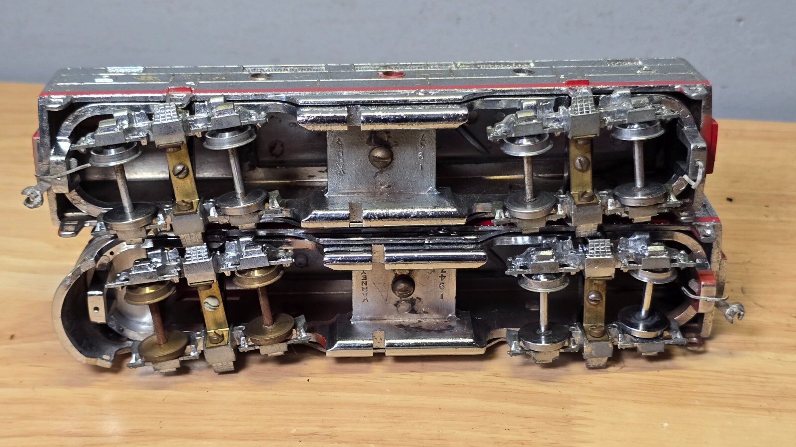 VARNEY CHROME DIESEL LOCOMOTIVE HO Scale 1946 1947 A&B Shells Vintage F-Unit Set