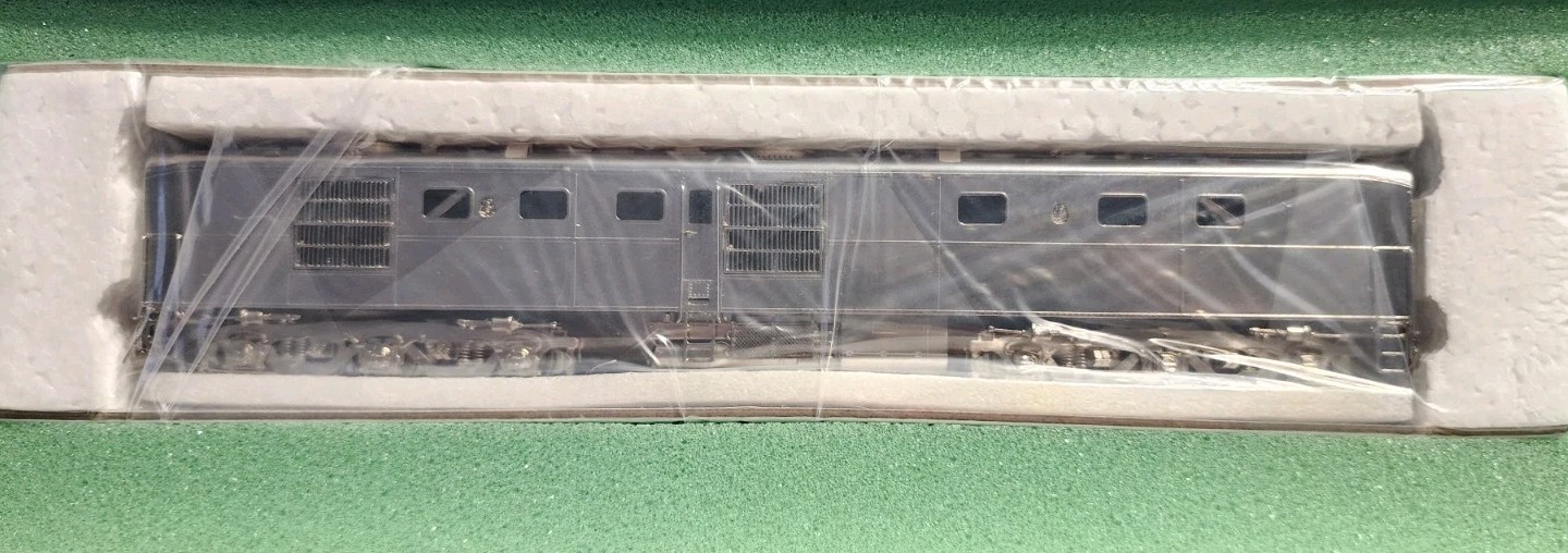 Overland Models HO Scale Brass DL-108B Diesel AT&SF #50A Plated