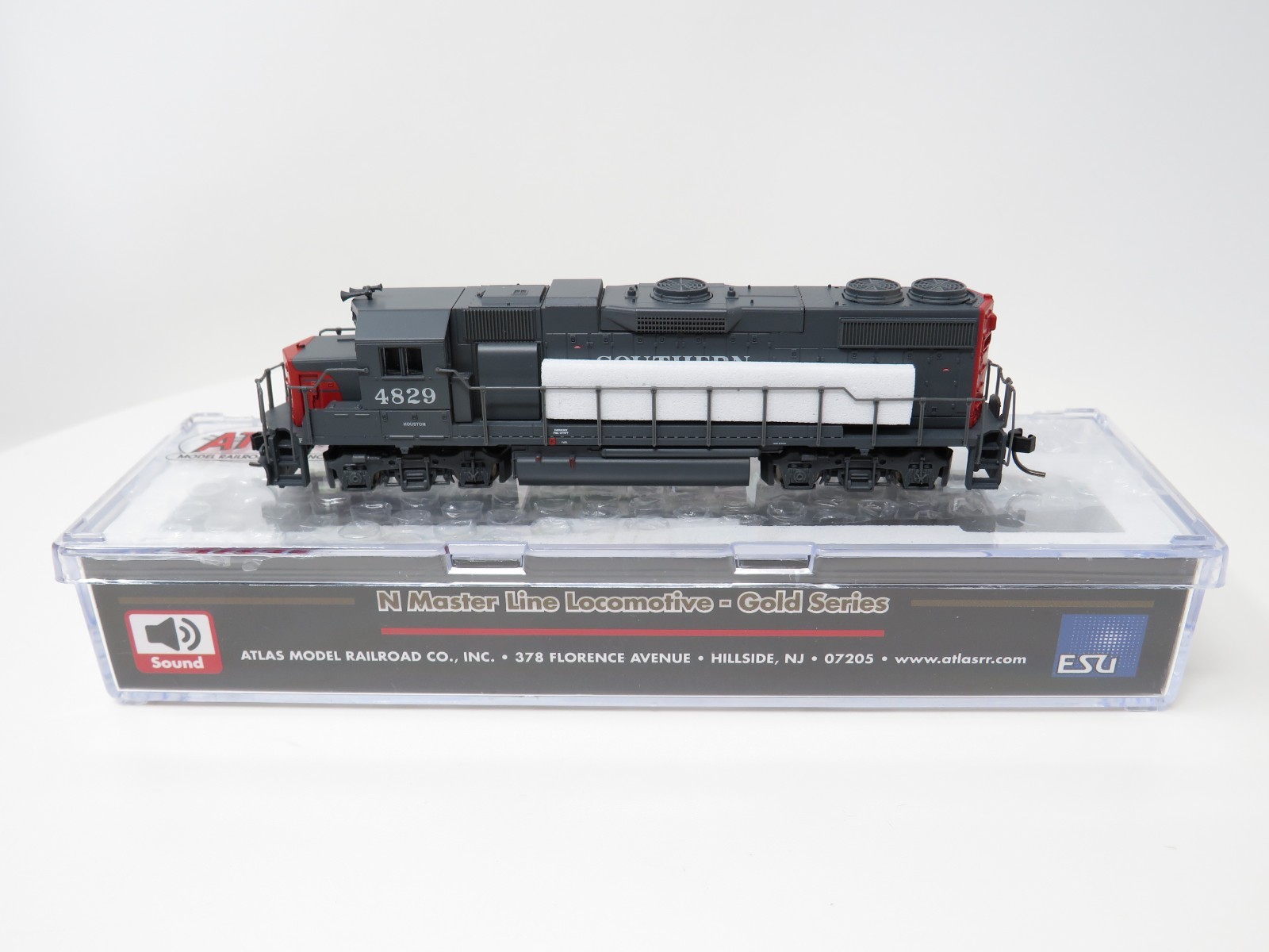 Atlas N 40004853 DCC ESU LokSound Southern Pacific EMD GP38-2 Phase II Diesel