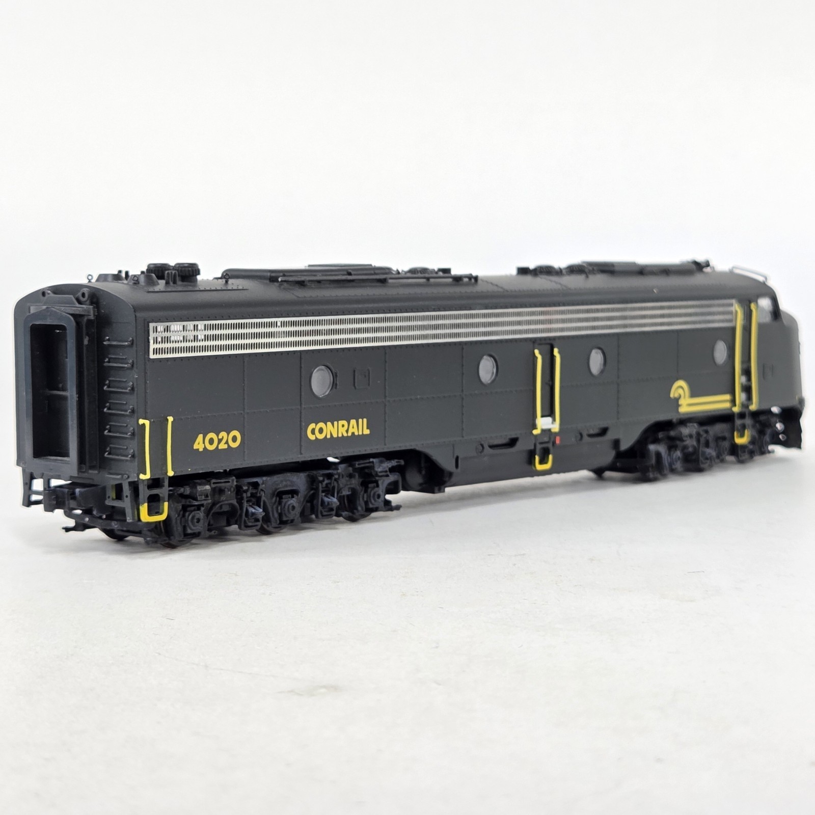 Proto2000 HO Scale Conrail #4020 E8 Powered Locomotive