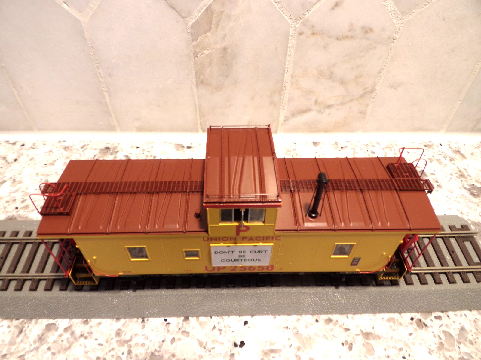 ATHG78551 Athearn Genesis NCE LED UNION PACIFIC CA-9 Caboose #25658 W/LIGHTS
