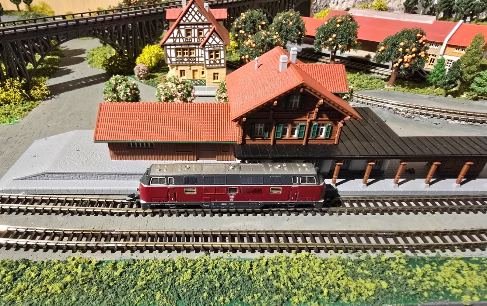 Z Scale Marklin # 8820 Heavy Express Diesel Locomotive LN/Box