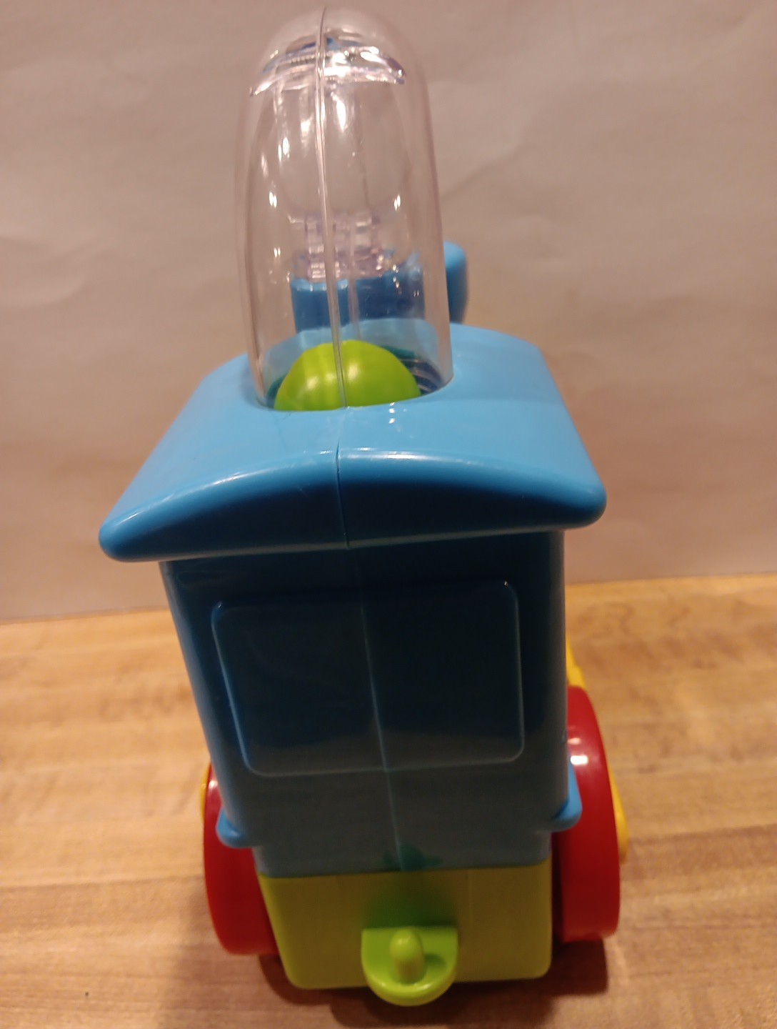 Fun Time Toys Ball Blowing Locomotive Appx: 9″ Long 10″ Ht 5″ Wide