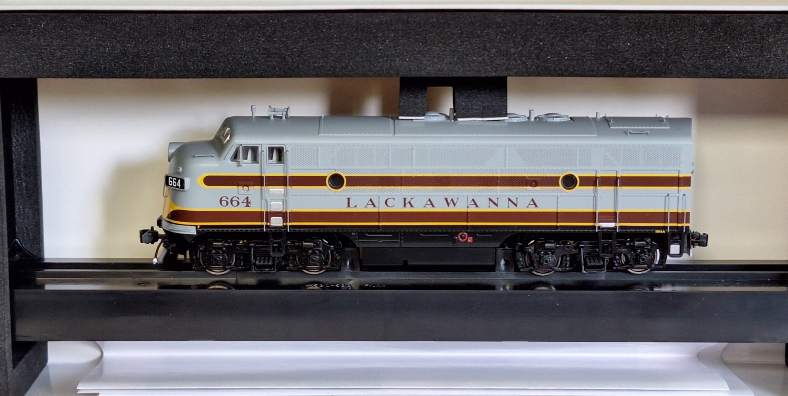 Bowser Exec Line/Hobbytyme #24634 HO DL&W F-3A #664 Tri-StateRHS/Steamtown Lot 1