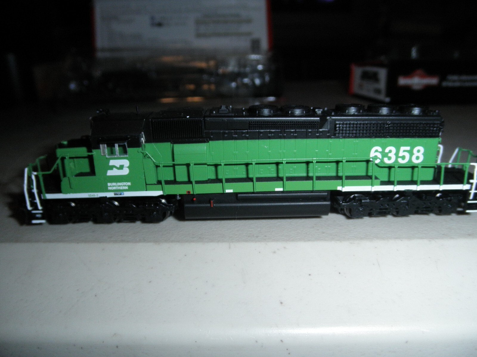 Burlington Nortern – ” White Face” SD40-2 w/ DCC & sound