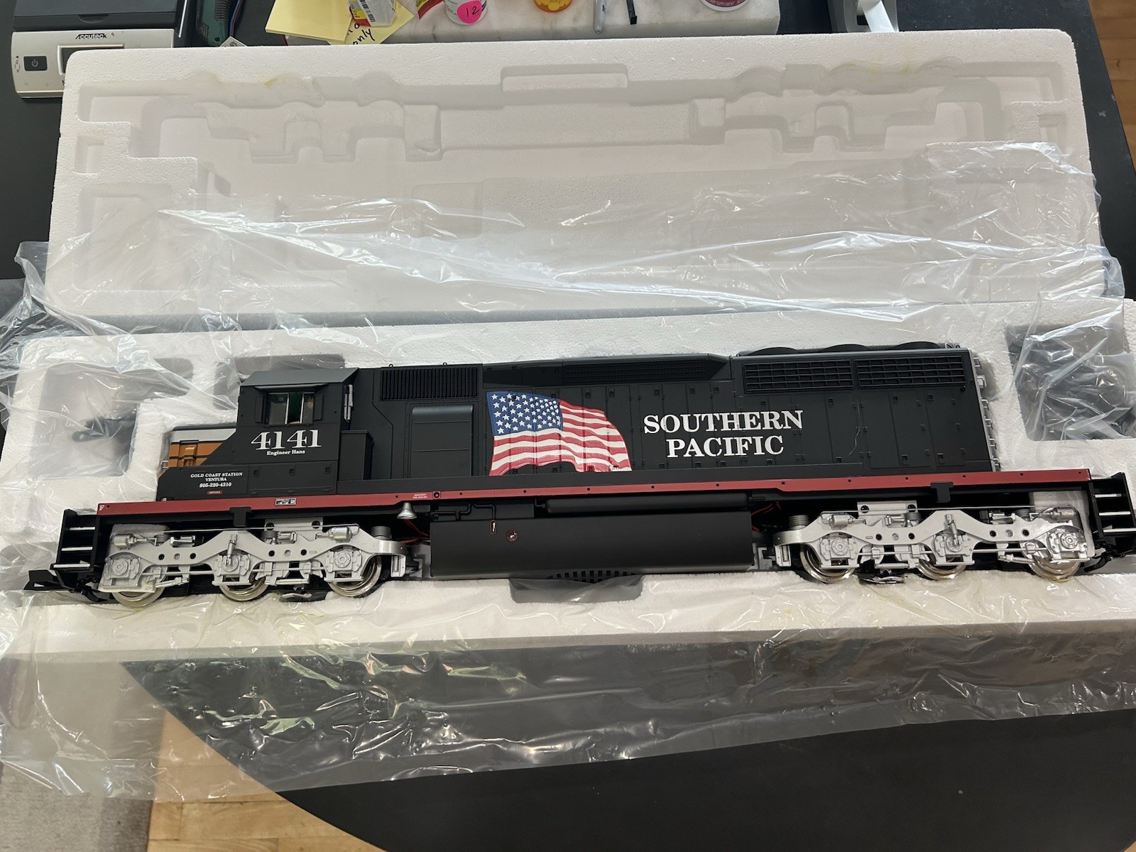 USA Black Widow Southern Pacific SD40-2 Gold Coast Diesel , G Scale, New, Rare