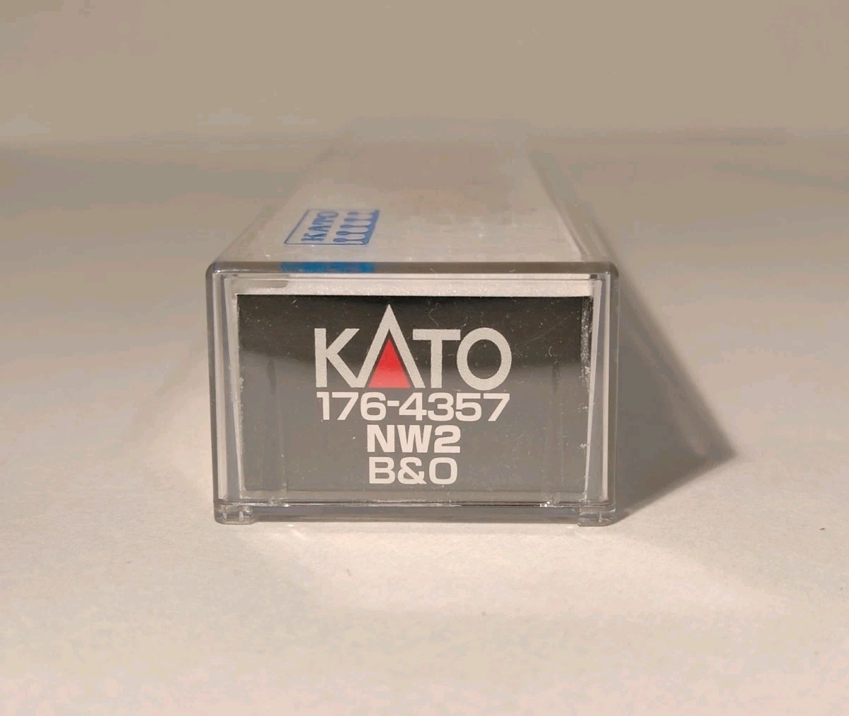 N Scale Kato 176-4357 B&O NW2 Switcher #9509 Chessie System Runs Needs Repair