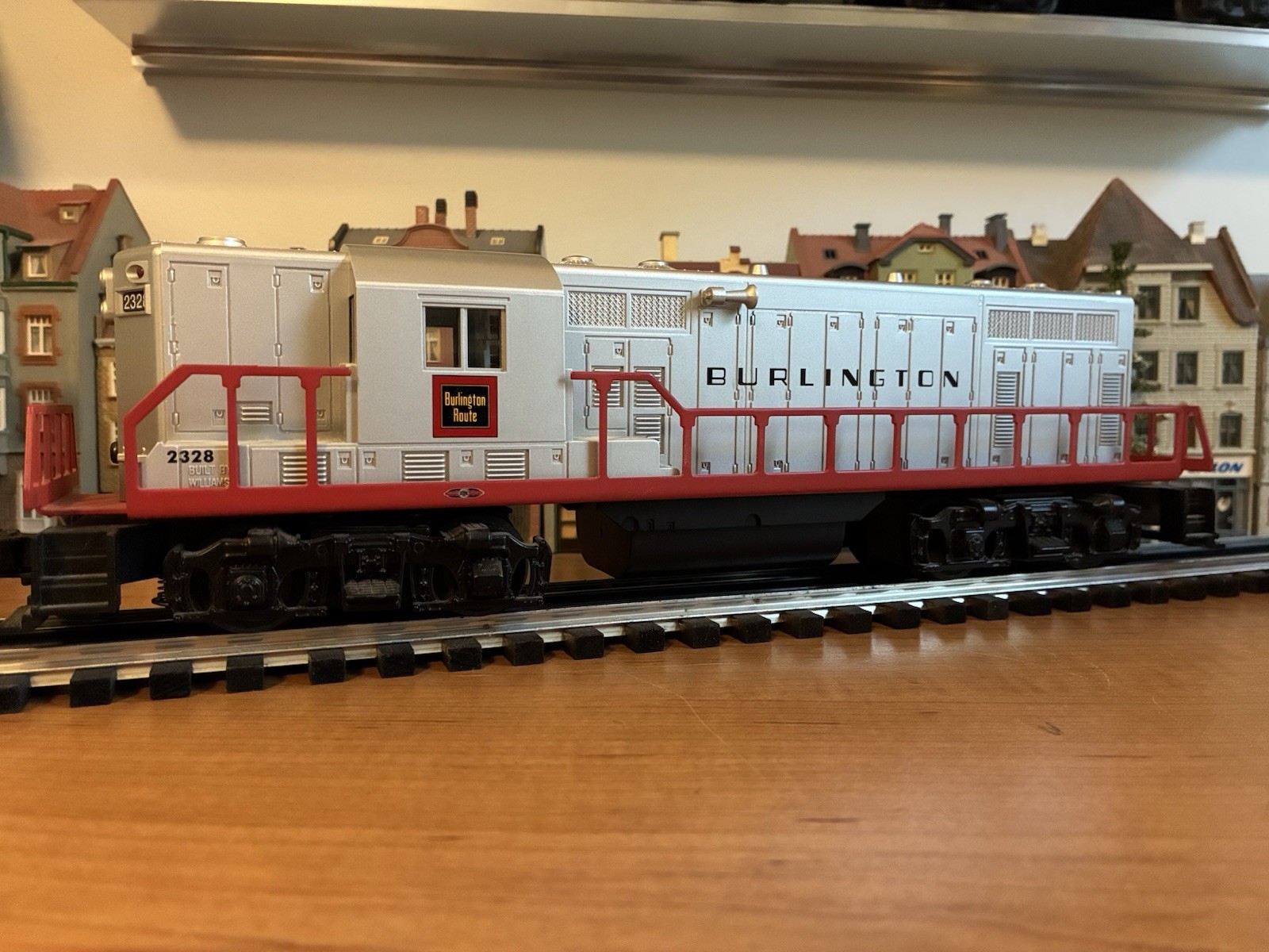 Lionel/Williams 3228 Burlington GP9 Engine