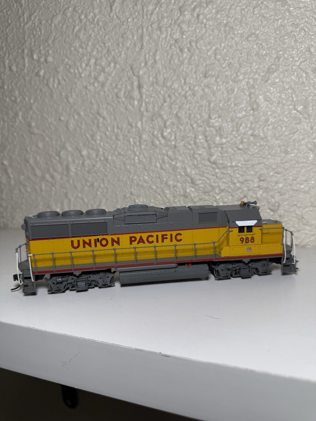 Athearn VTG HO SCALE UNION PACIFIC GP50 DIESEL LOCOMOTIVE #988 NEW OB Tested